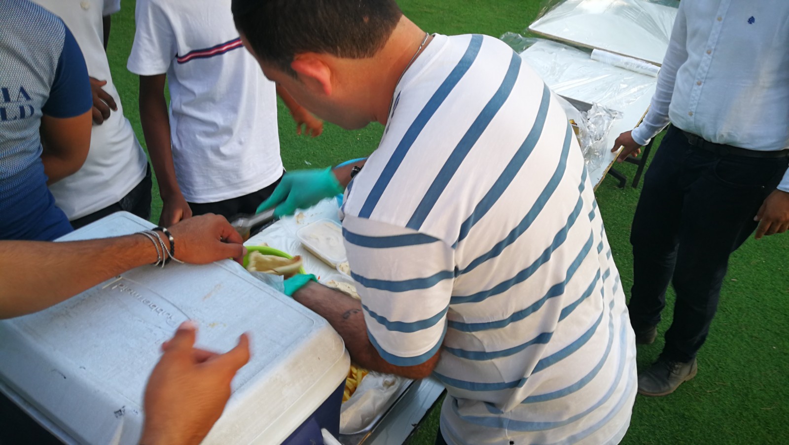 סדנת פלאפל עם בני נוער ברטורנו