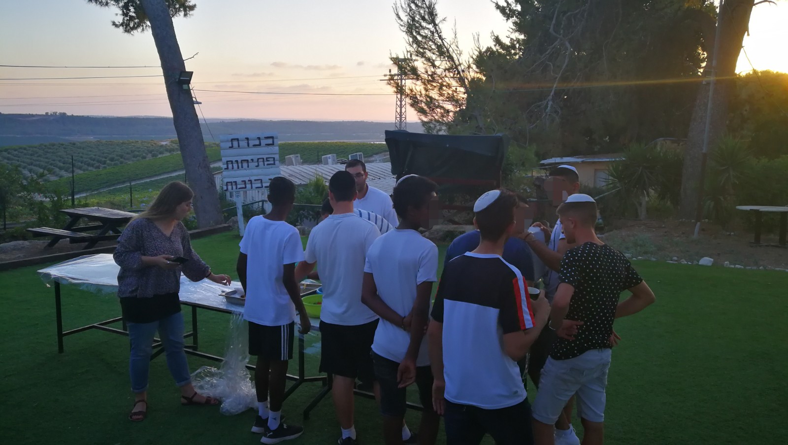 סדנת פלאפל עם בני נוער ברטורנו