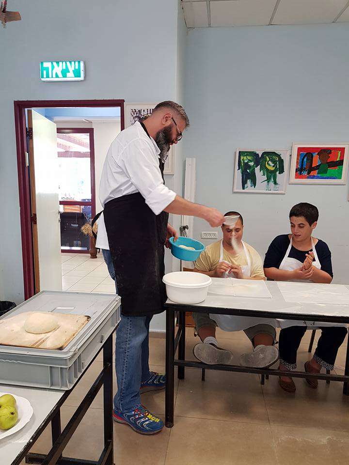 סדנת פיצה במכללה לכישורי חיים