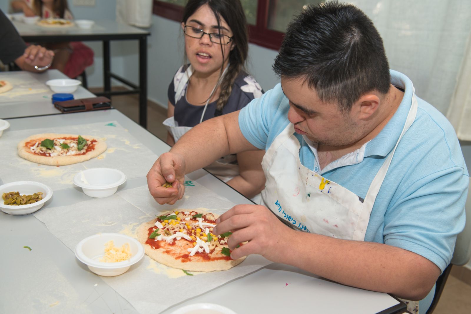 סדנת פיצה במכללה לכישורי חיים