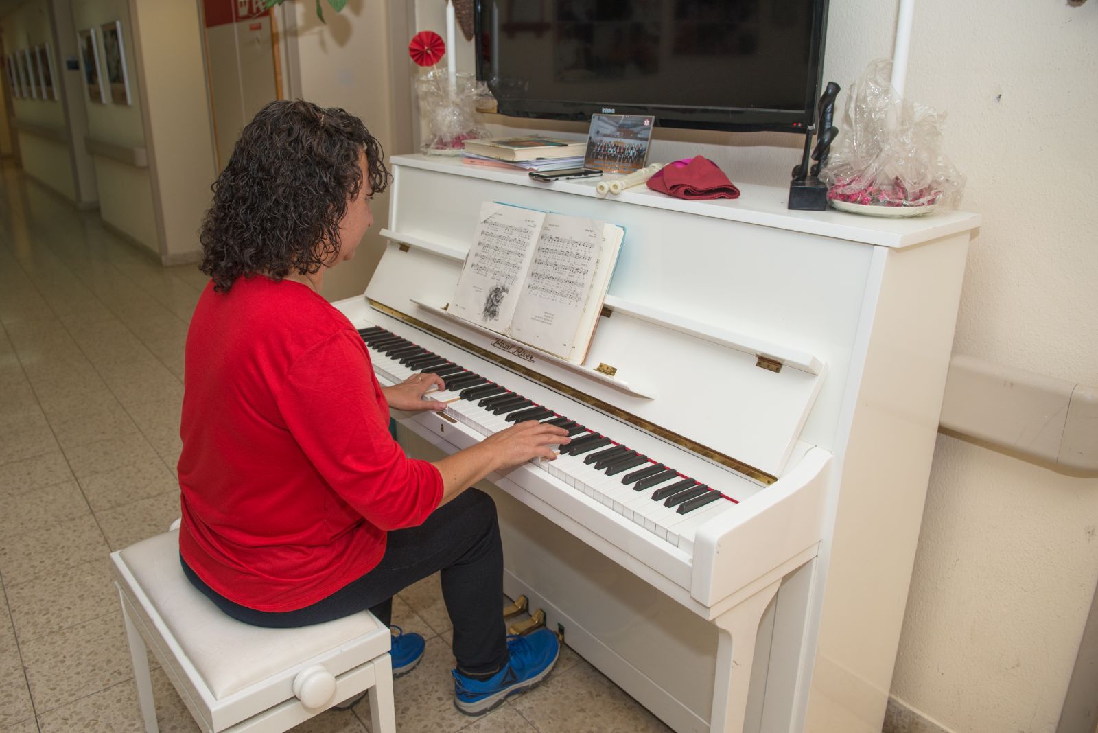 שבועות במעון ניצולי השואה