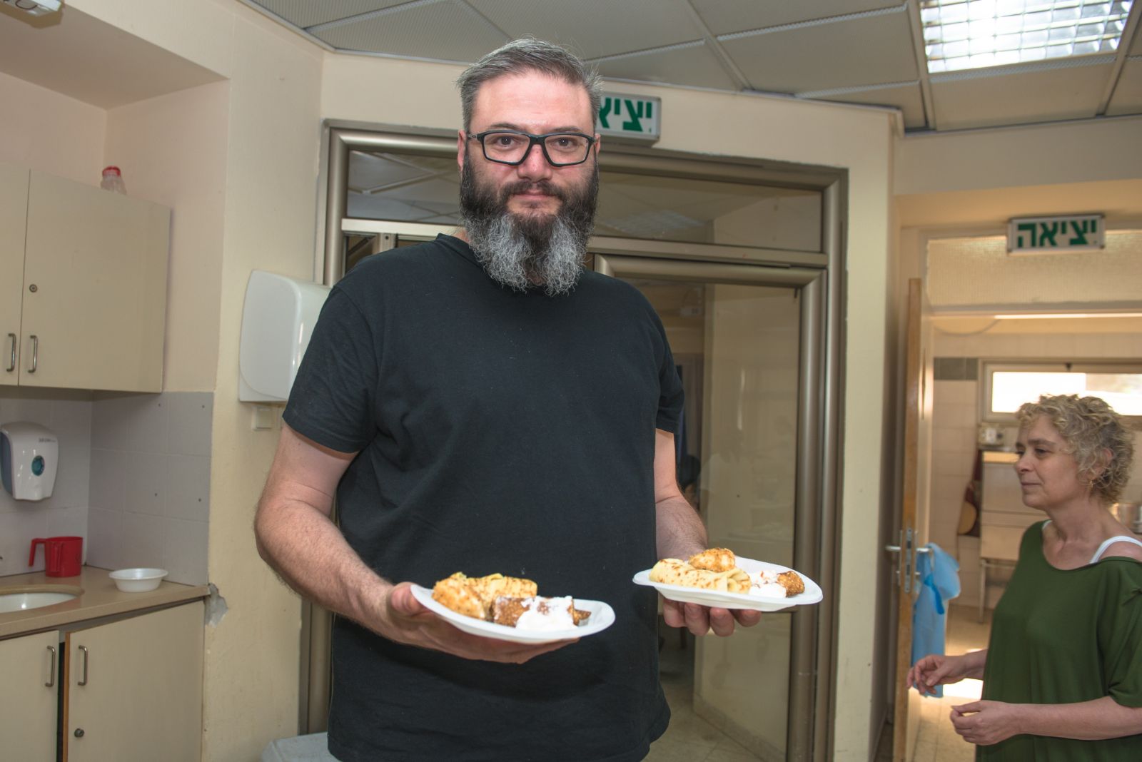 שבועות במעון ניצולי השואה