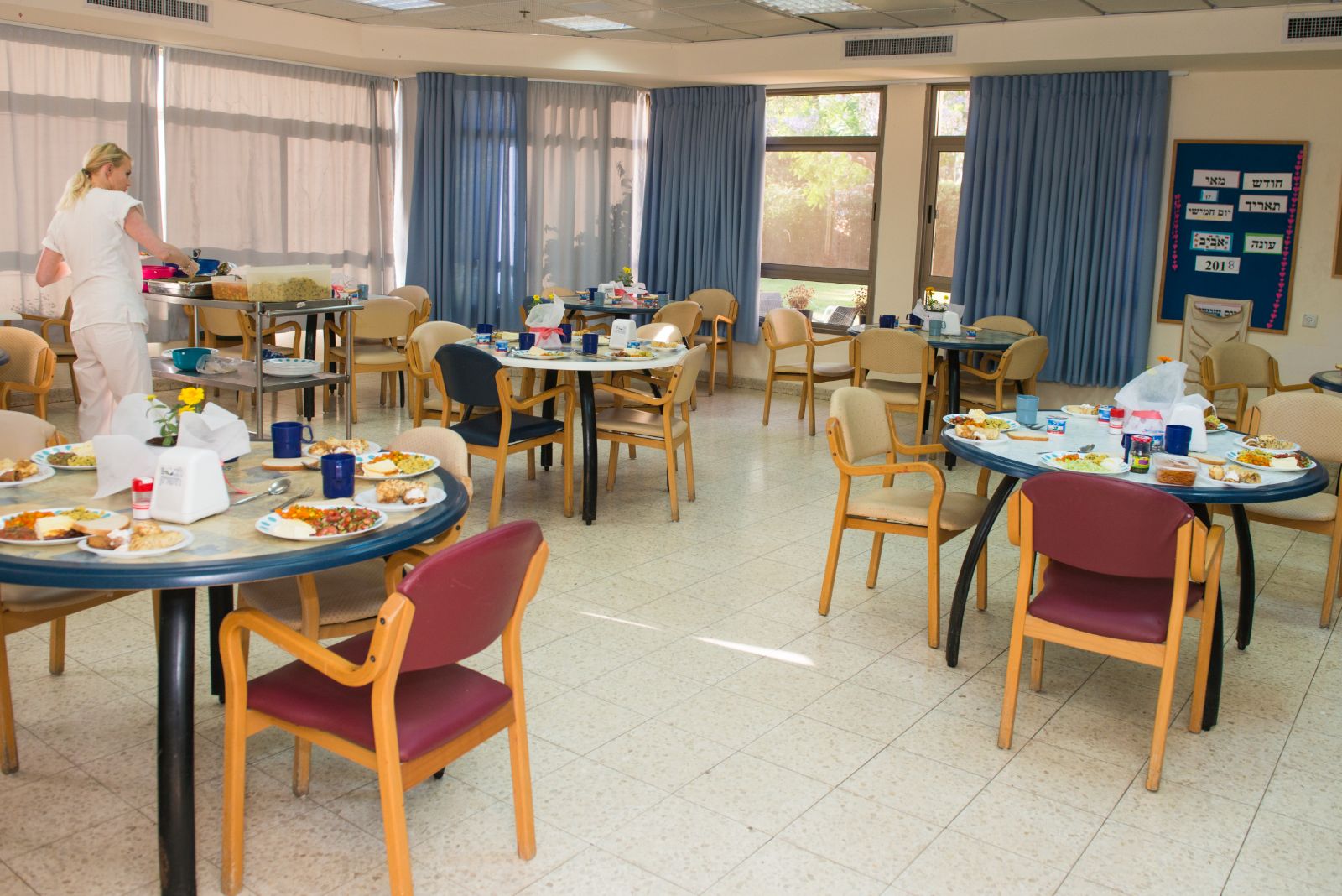 שבועות במעון ניצולי השואה