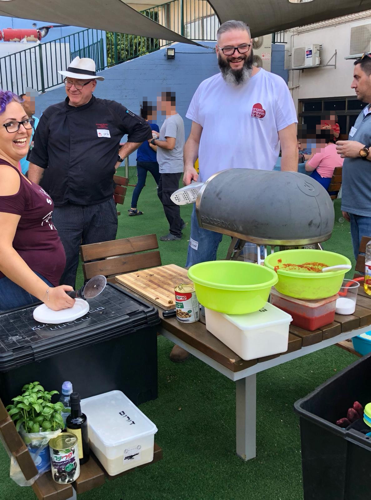 פיצה עם צעירים אוטיסטים בכפר עופרים
