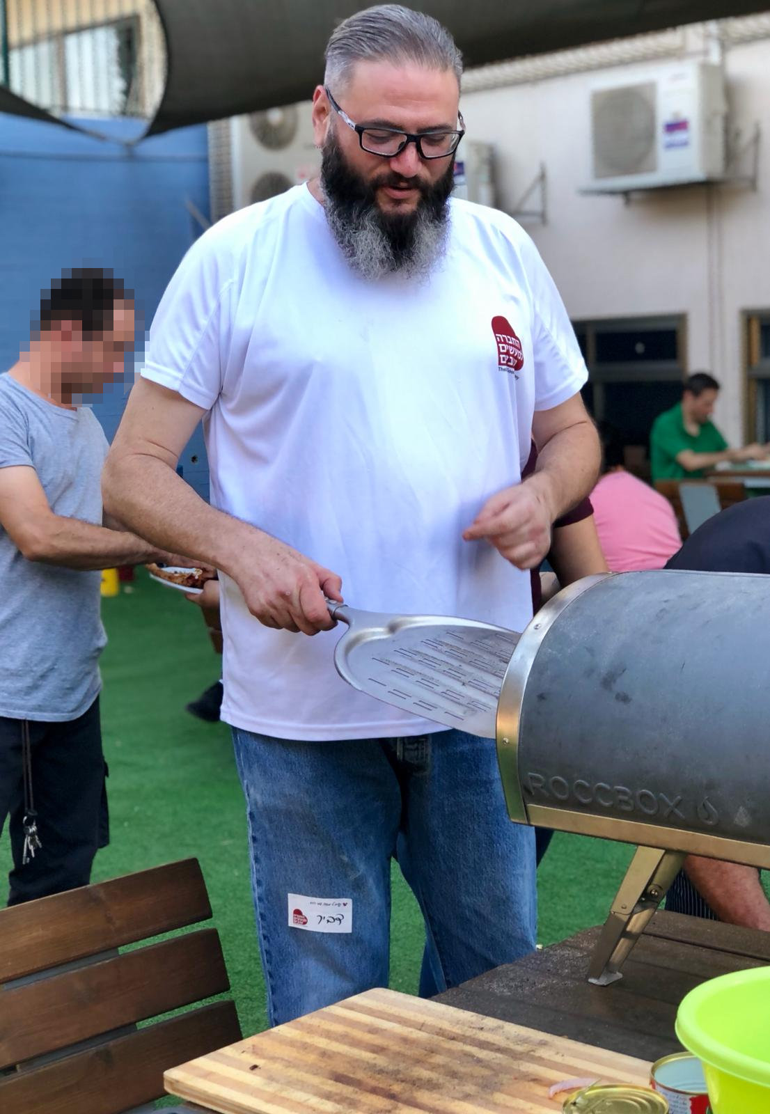 פיצה עם צעירים אוטיסטים בכפר עופרים