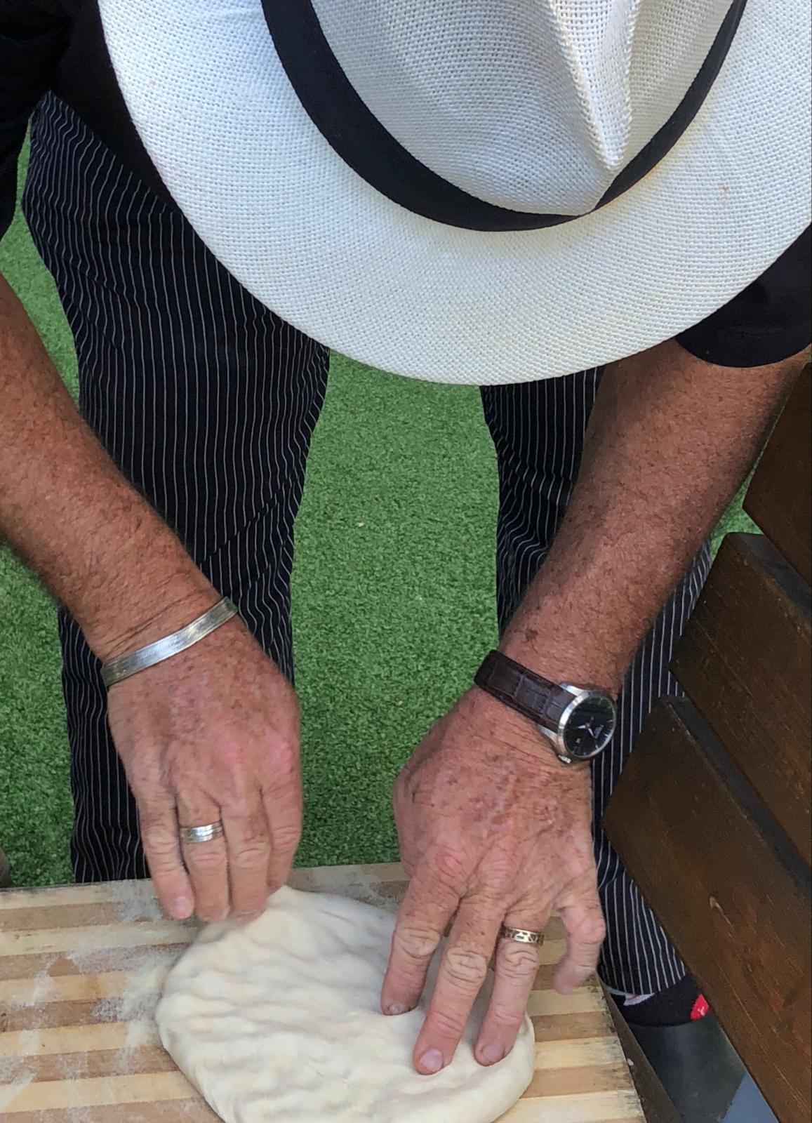 פיצה עם צעירים אוטיסטים בכפר עופרים