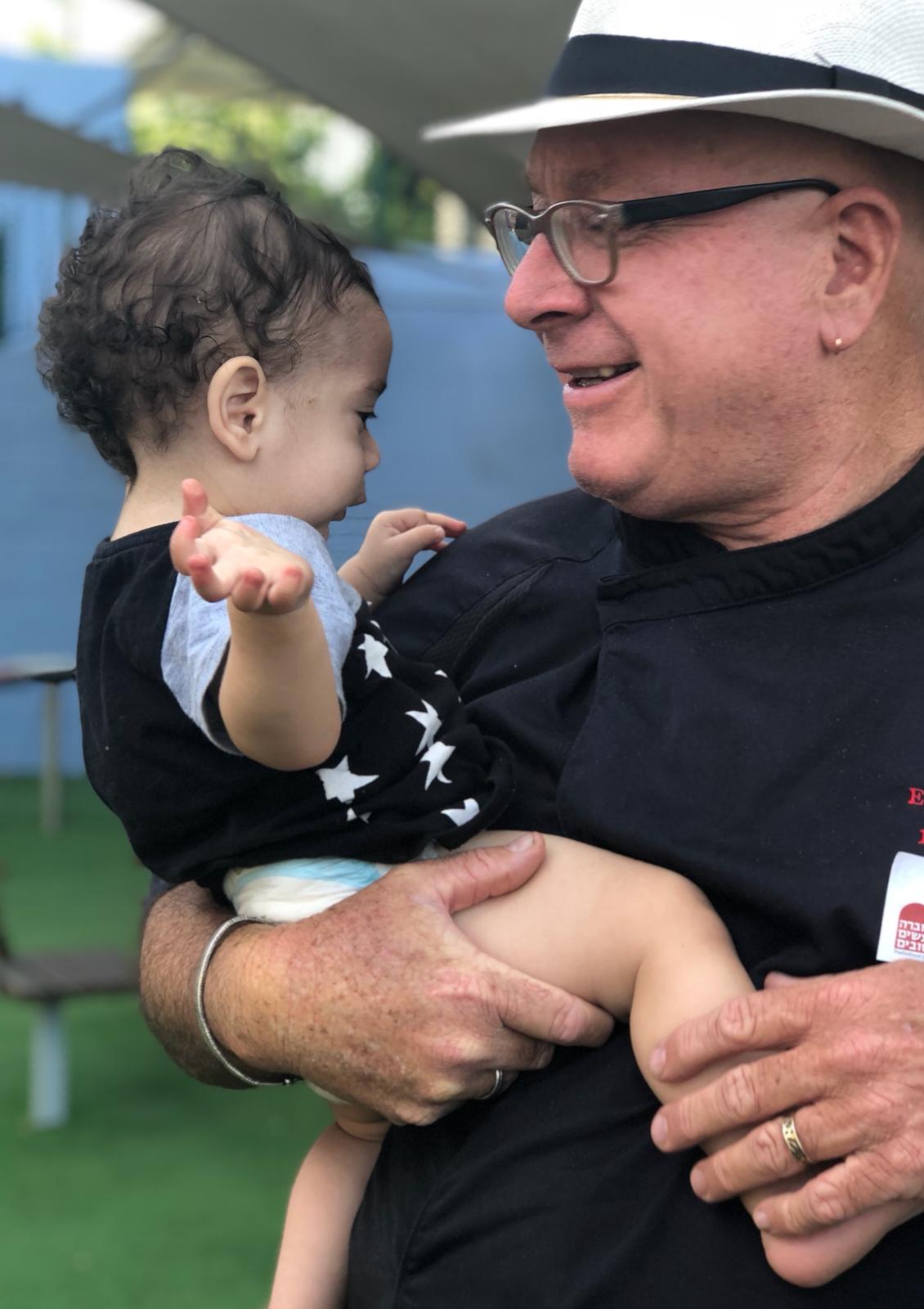 פיצה עם צעירים אוטיסטים בכפר עופרים