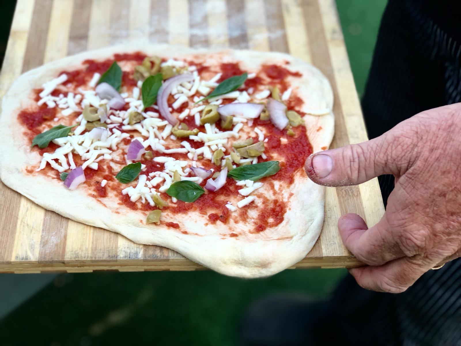 פיצה עם צעירים אוטיסטים בכפר עופרים