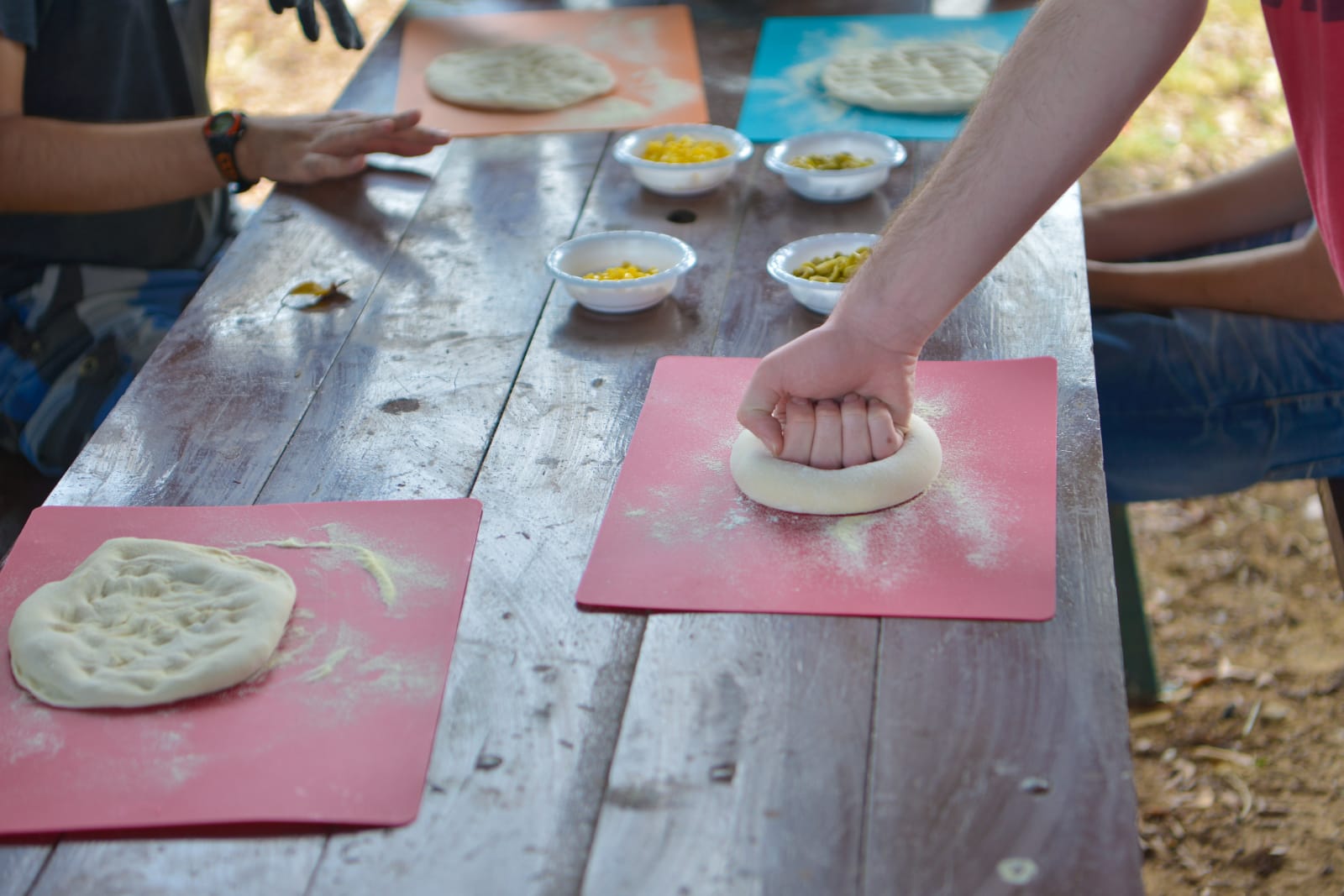 פיצה עם חניכי בית אקשטיין בטבע