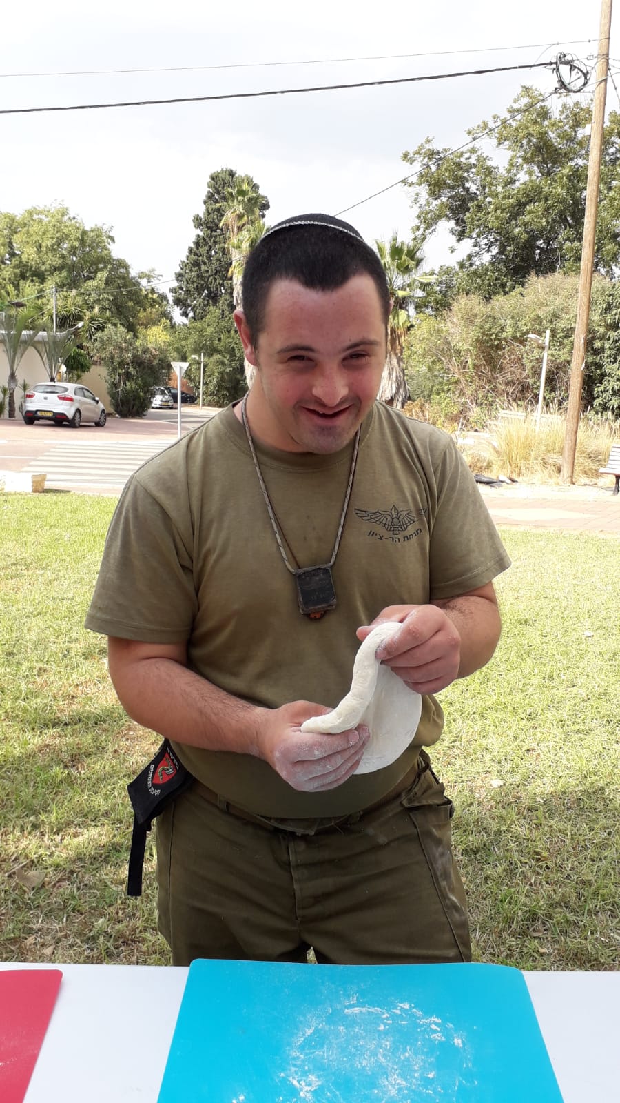 פיצה לצעירים מיוחדים המתנדבים לצה"ל