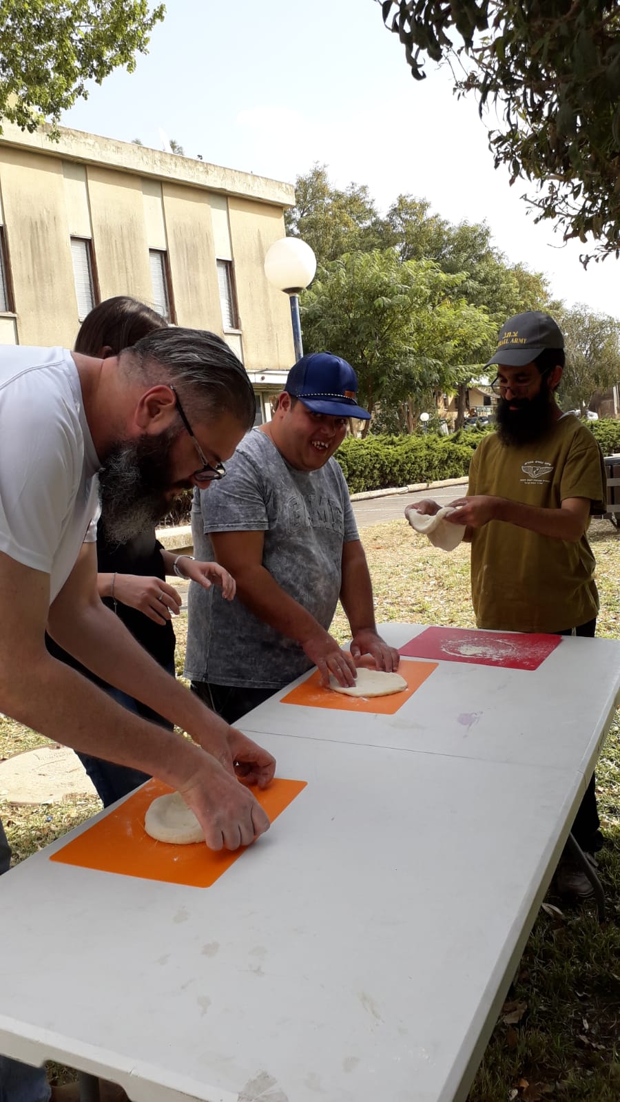 פיצה לצעירים מיוחדים המתנדבים לצה"ל