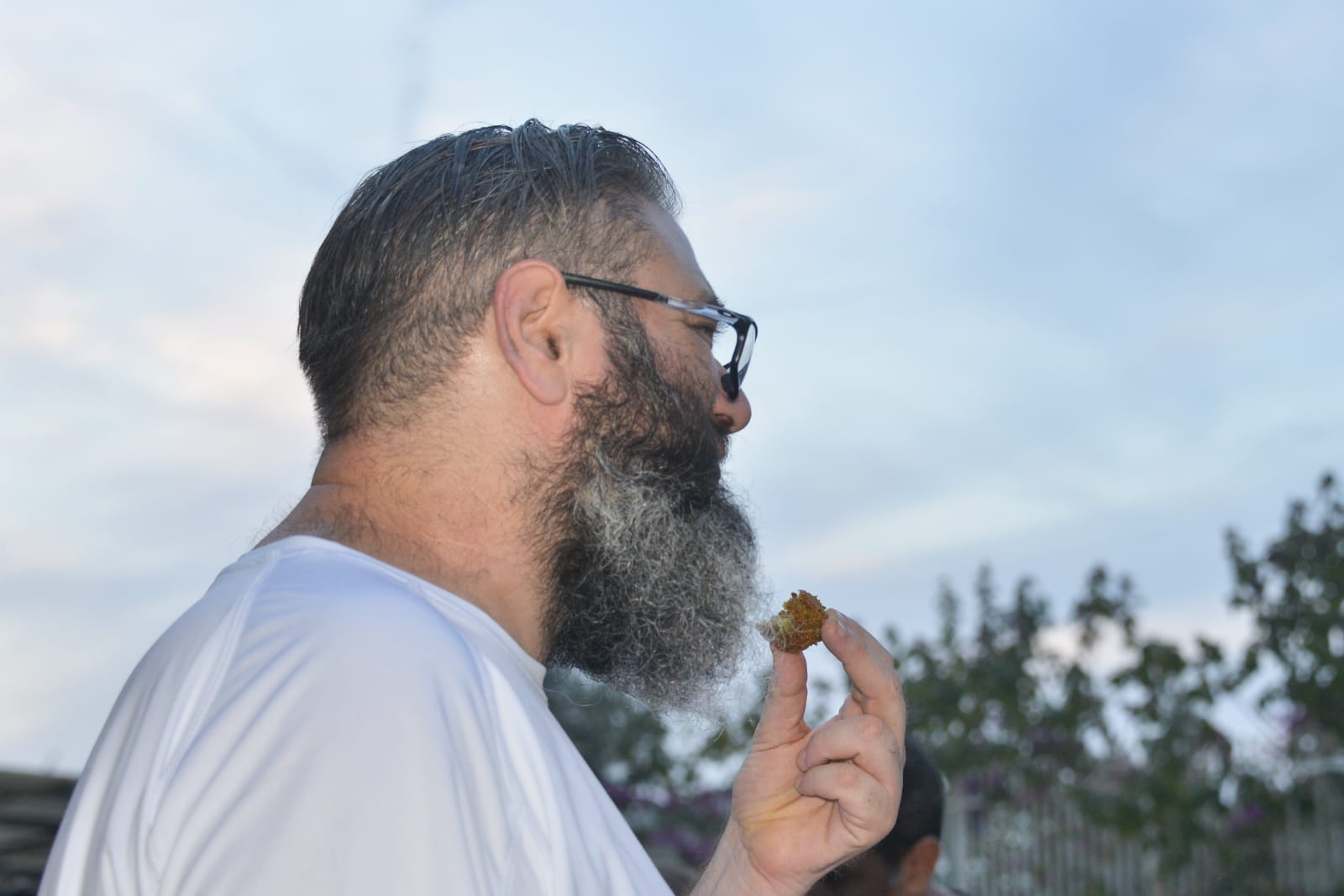 אחה"צ של מוסיקה ופלאפל בכפר עופרים