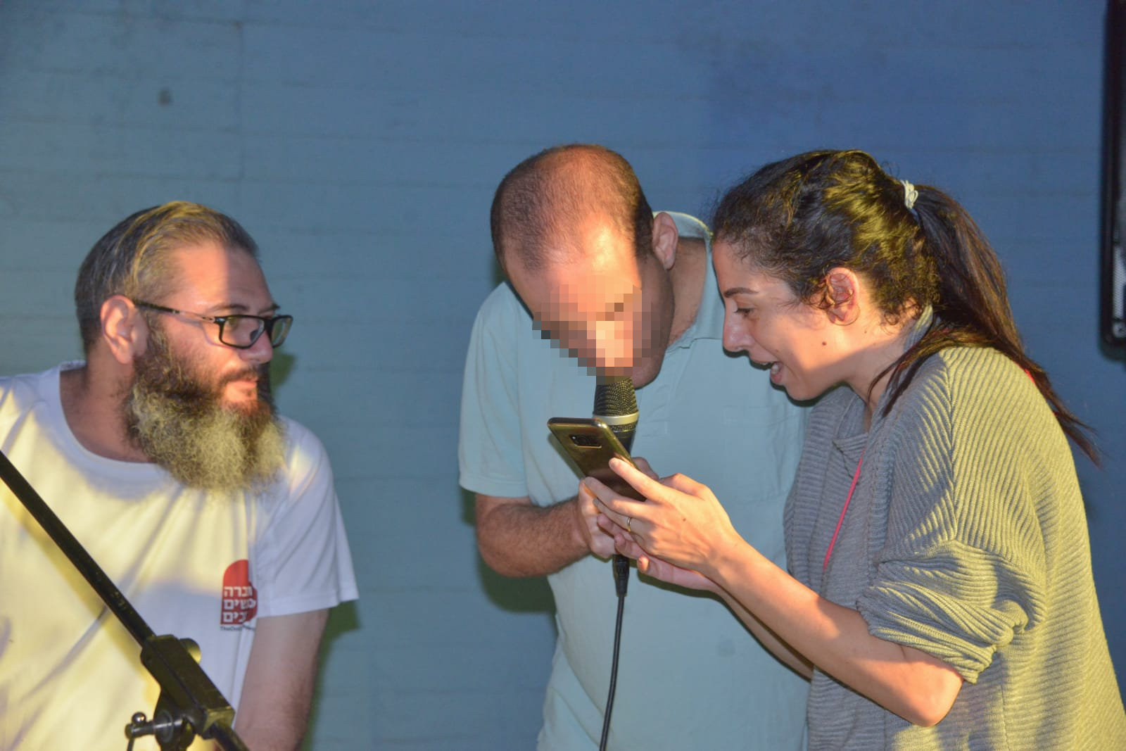 אחה"צ של מוסיקה ופלאפל בכפר עופרים