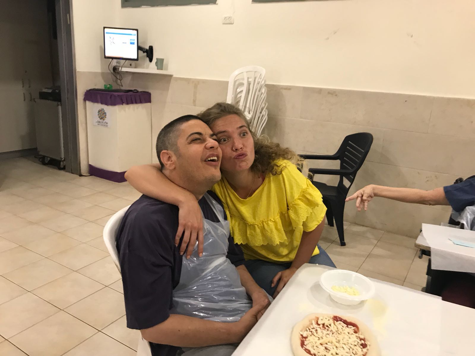 סדנת פיצה בבית נועם - יום 2 מ-3