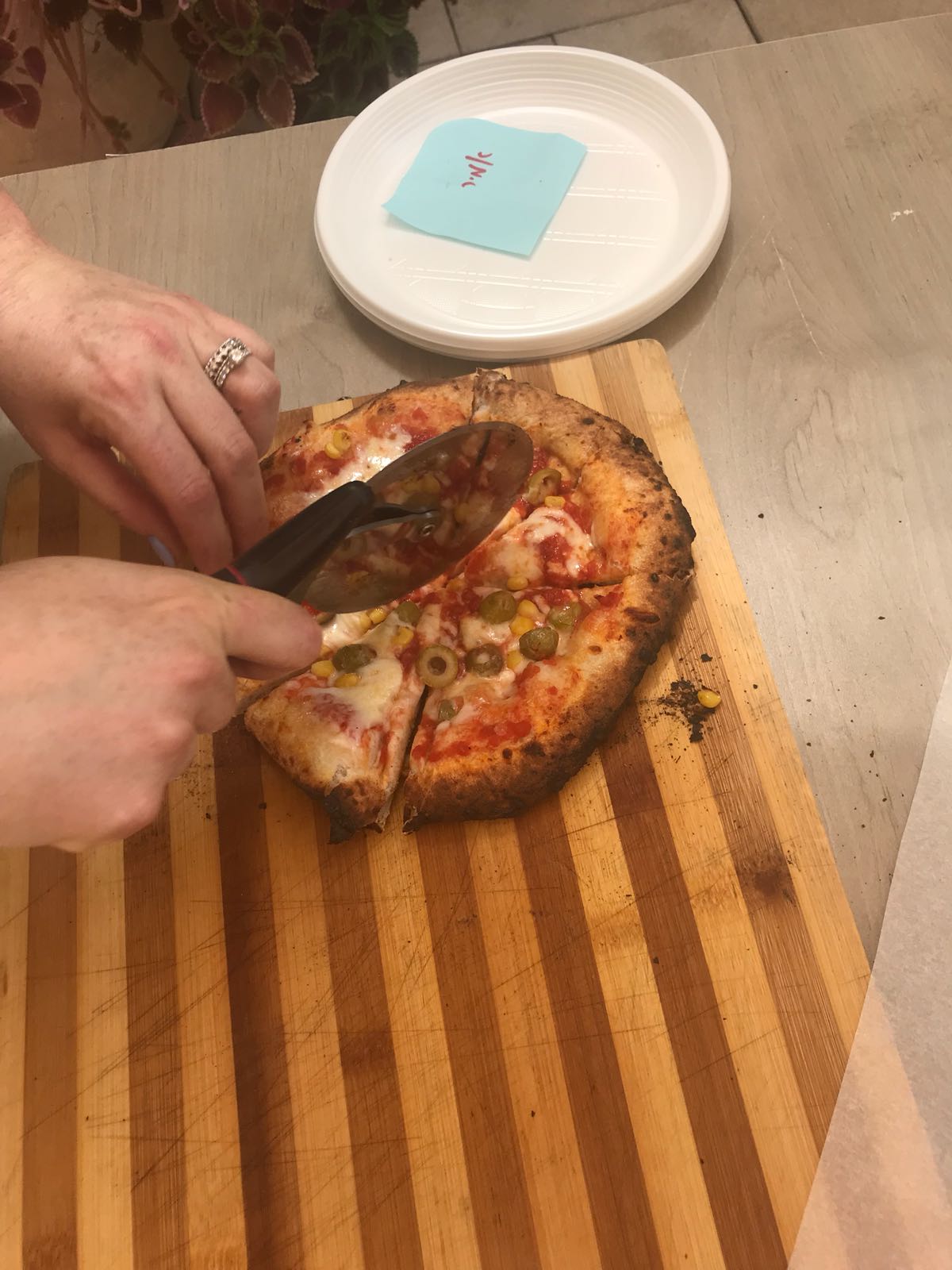 סדנת פיצה בבית נועם - יום 2 מ-3