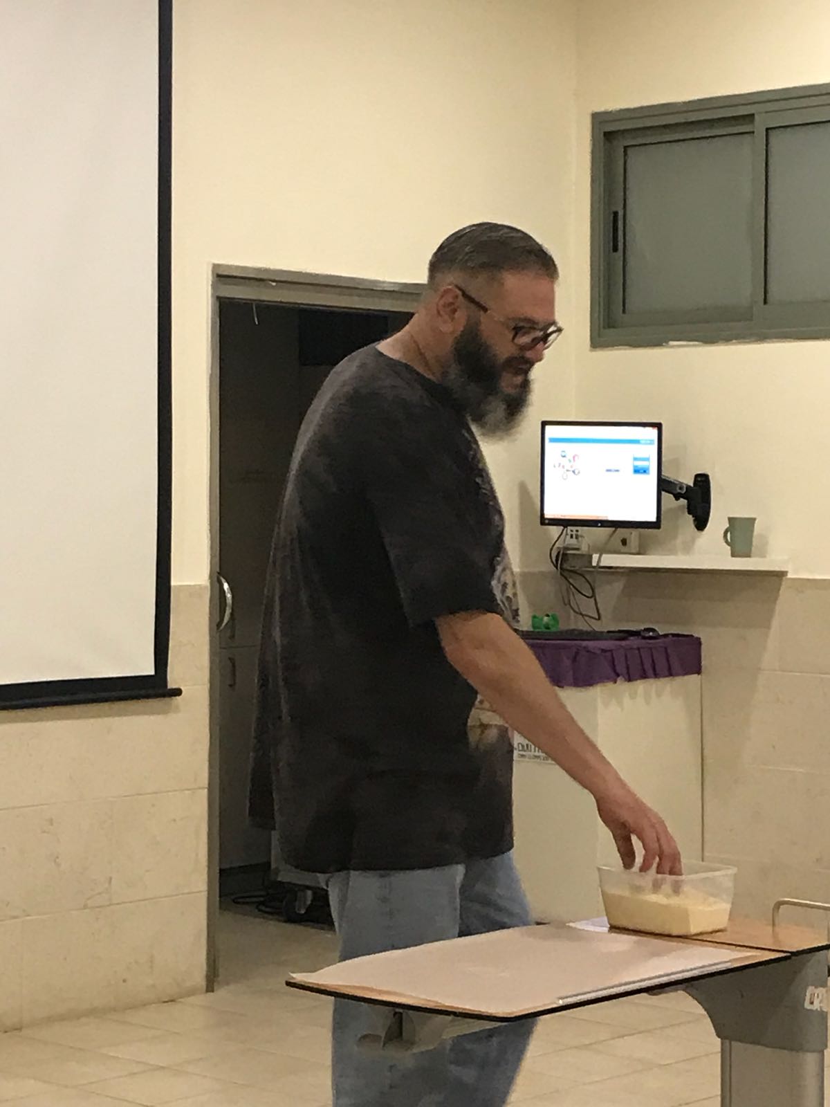 סדנת פיצה בבית נועם - יום 2 מ-3