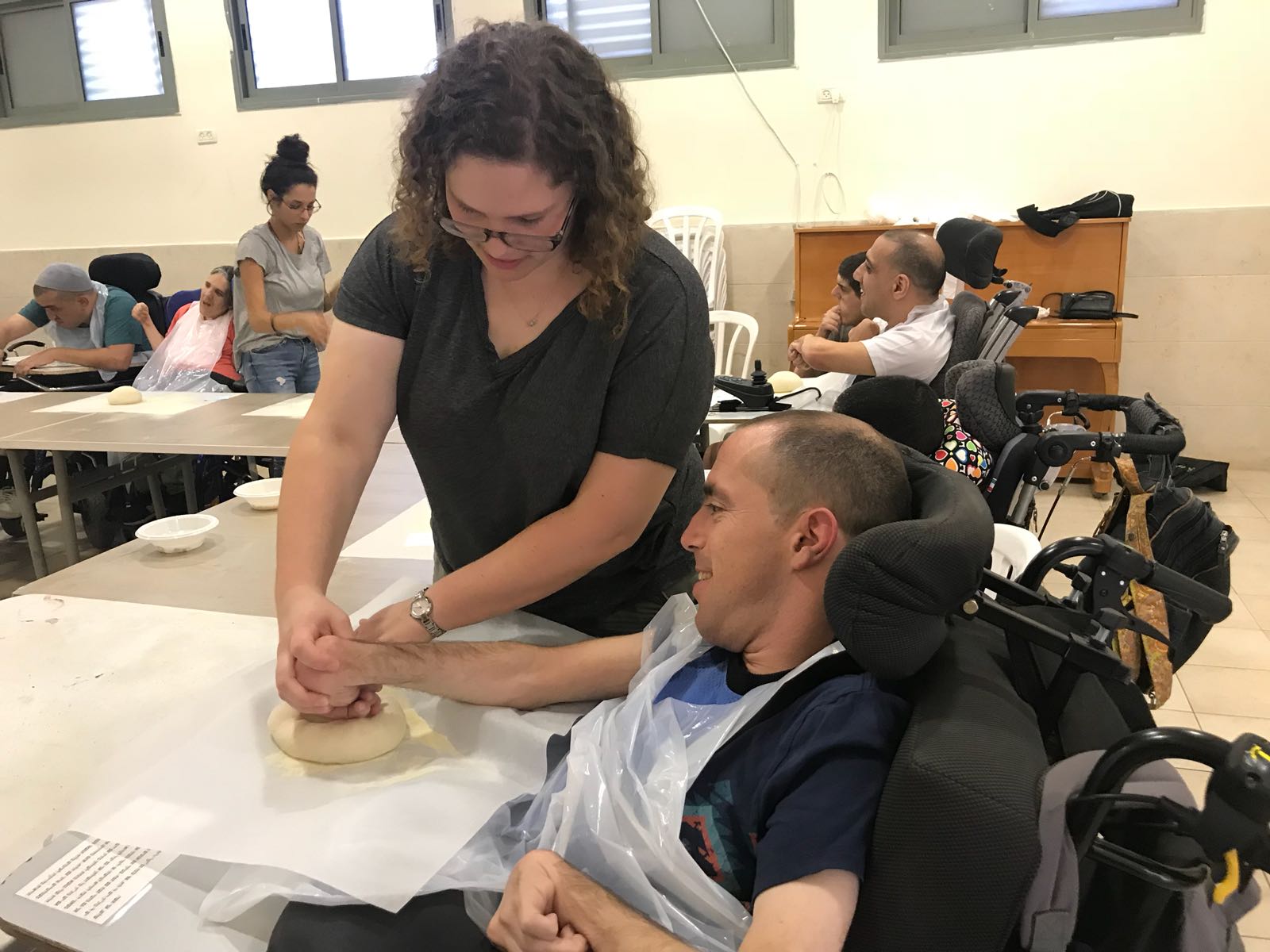 סדנת פיצה בבית נועם - יום 2 מ-3