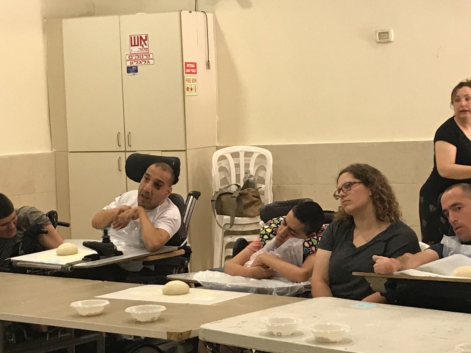 סדנת פיצה בבית נועם - יום 2 מ-3