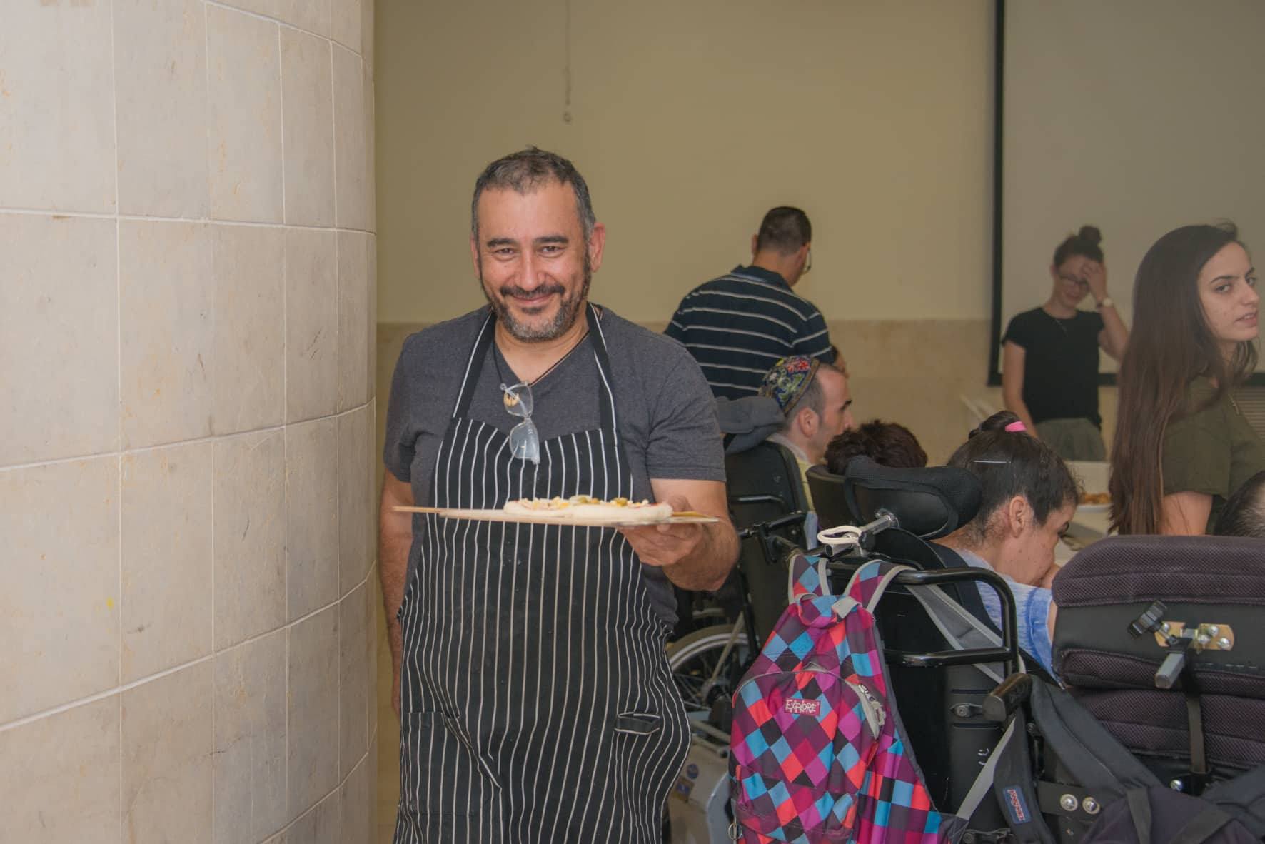 סדנת פיצה בבית נועם - יום 3 מ-3