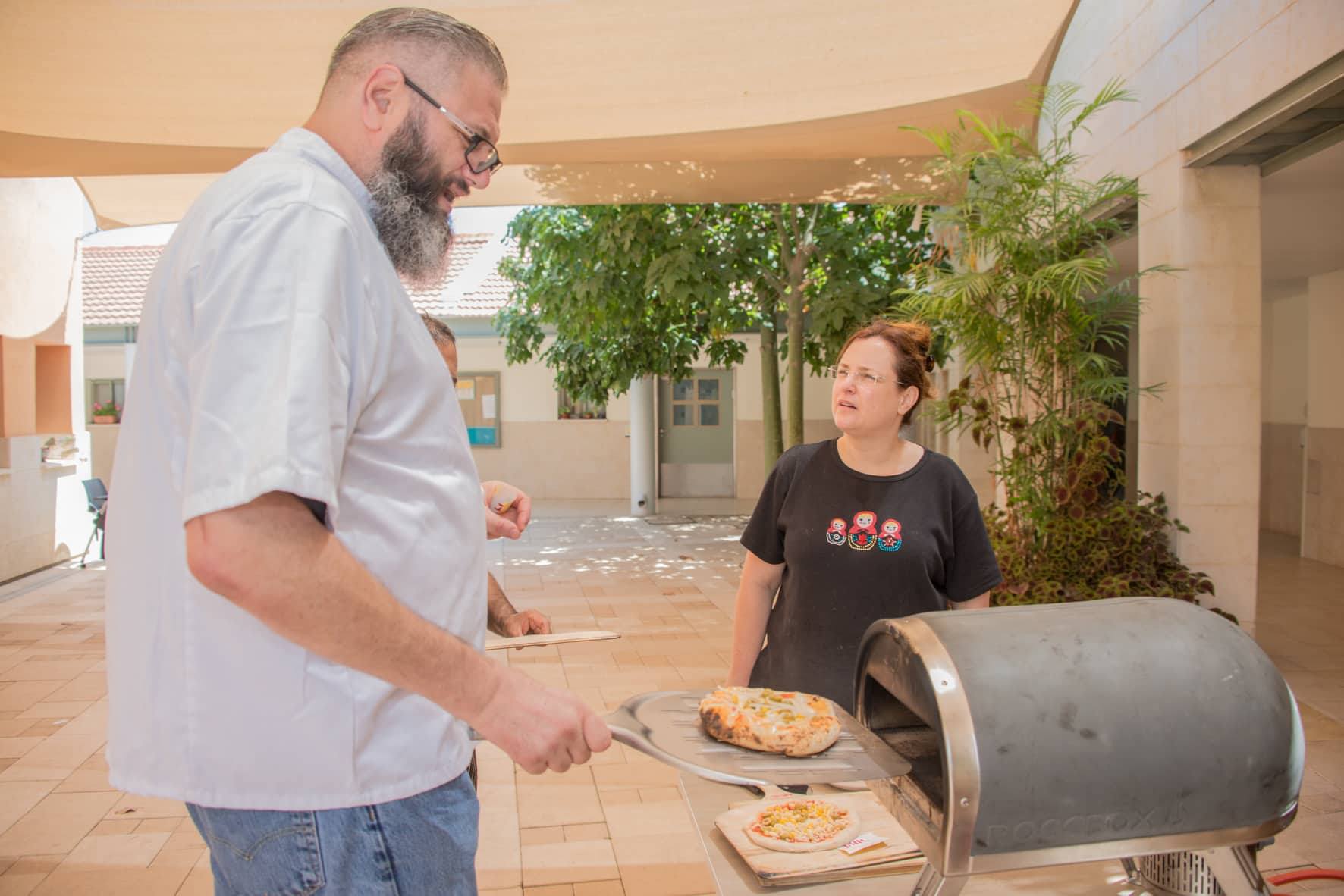 סדנת פיצה בבית נועם - יום 3 מ-3