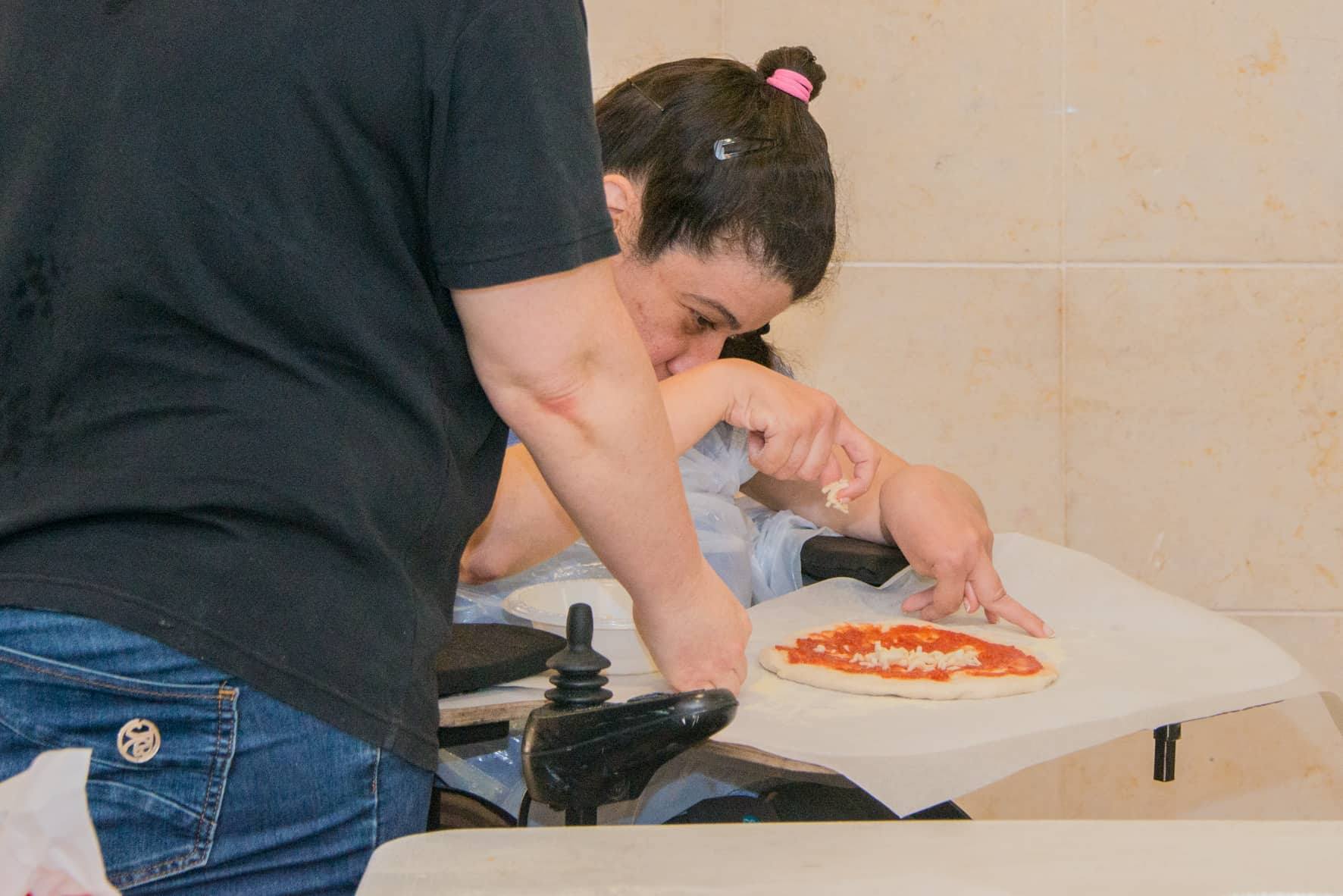 סדנת פיצה בבית נועם - יום 3 מ-3