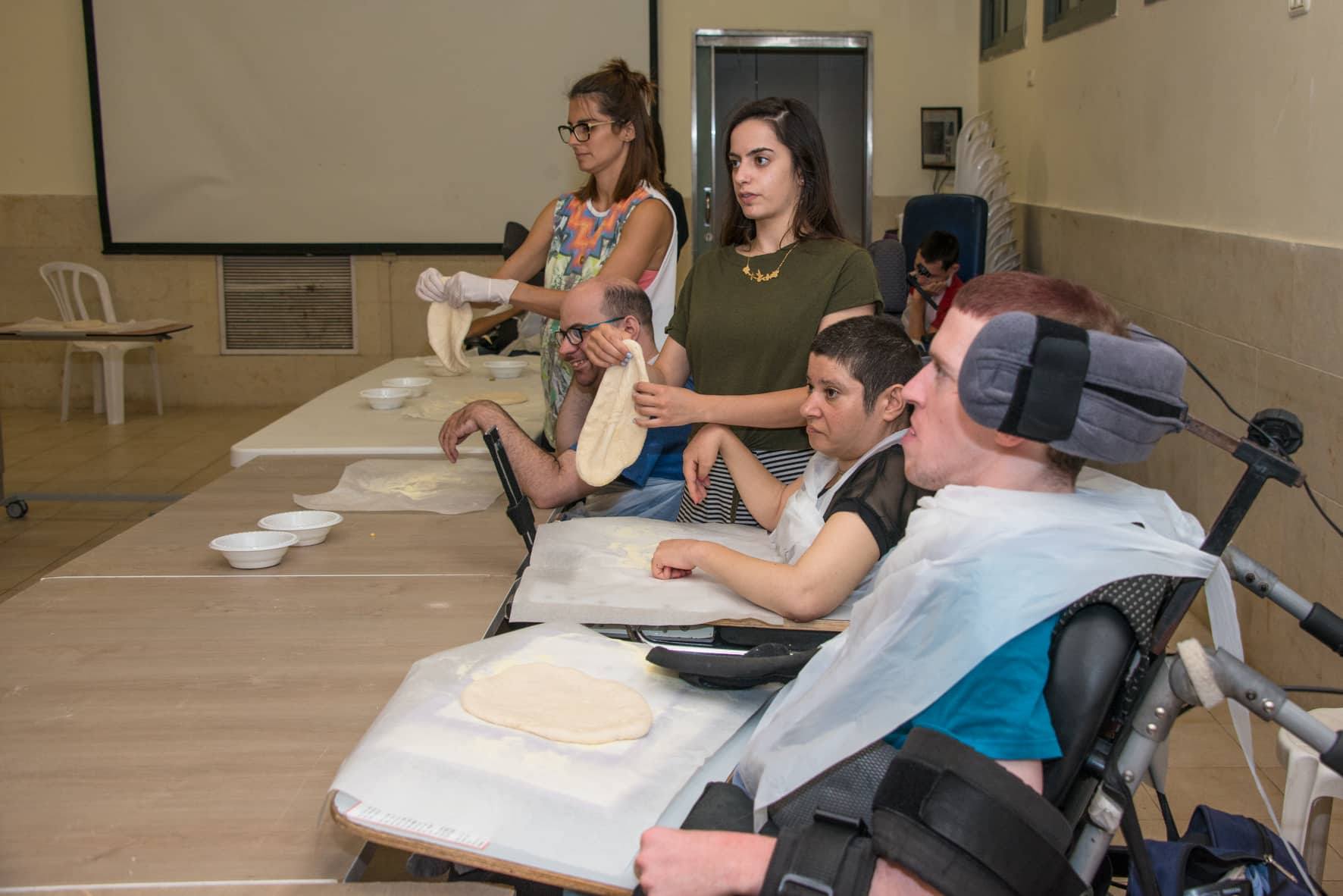 סדנת פיצה בבית נועם - יום 3 מ-3