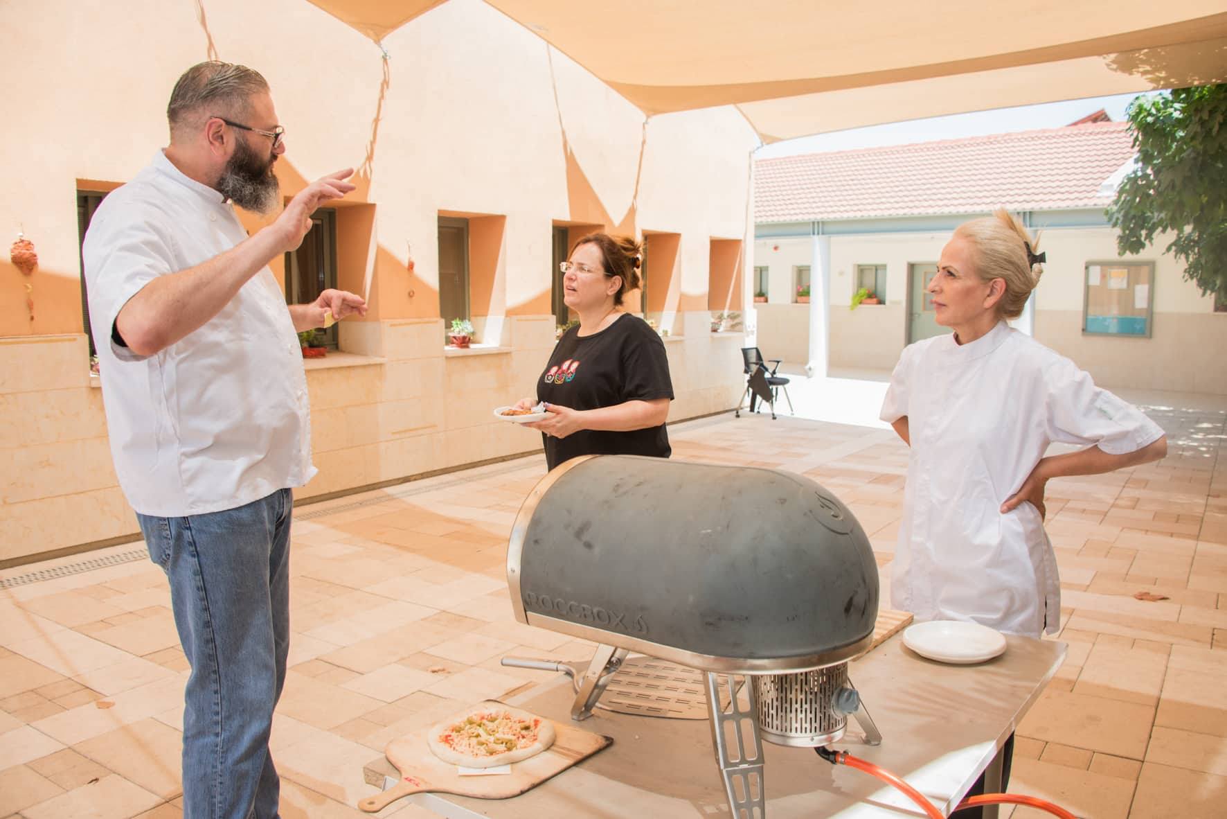 סדנת פיצה בבית נועם - יום 3 מ-3