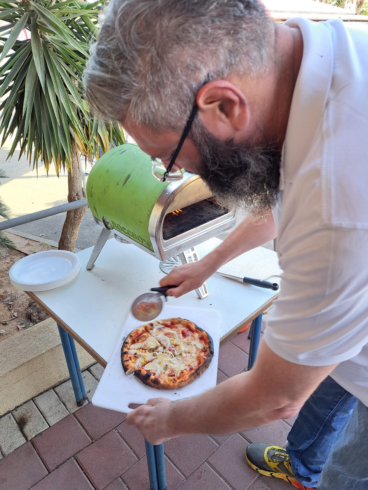 סדנת פיצה עם מבוגרים על הרצף האוטיסטי