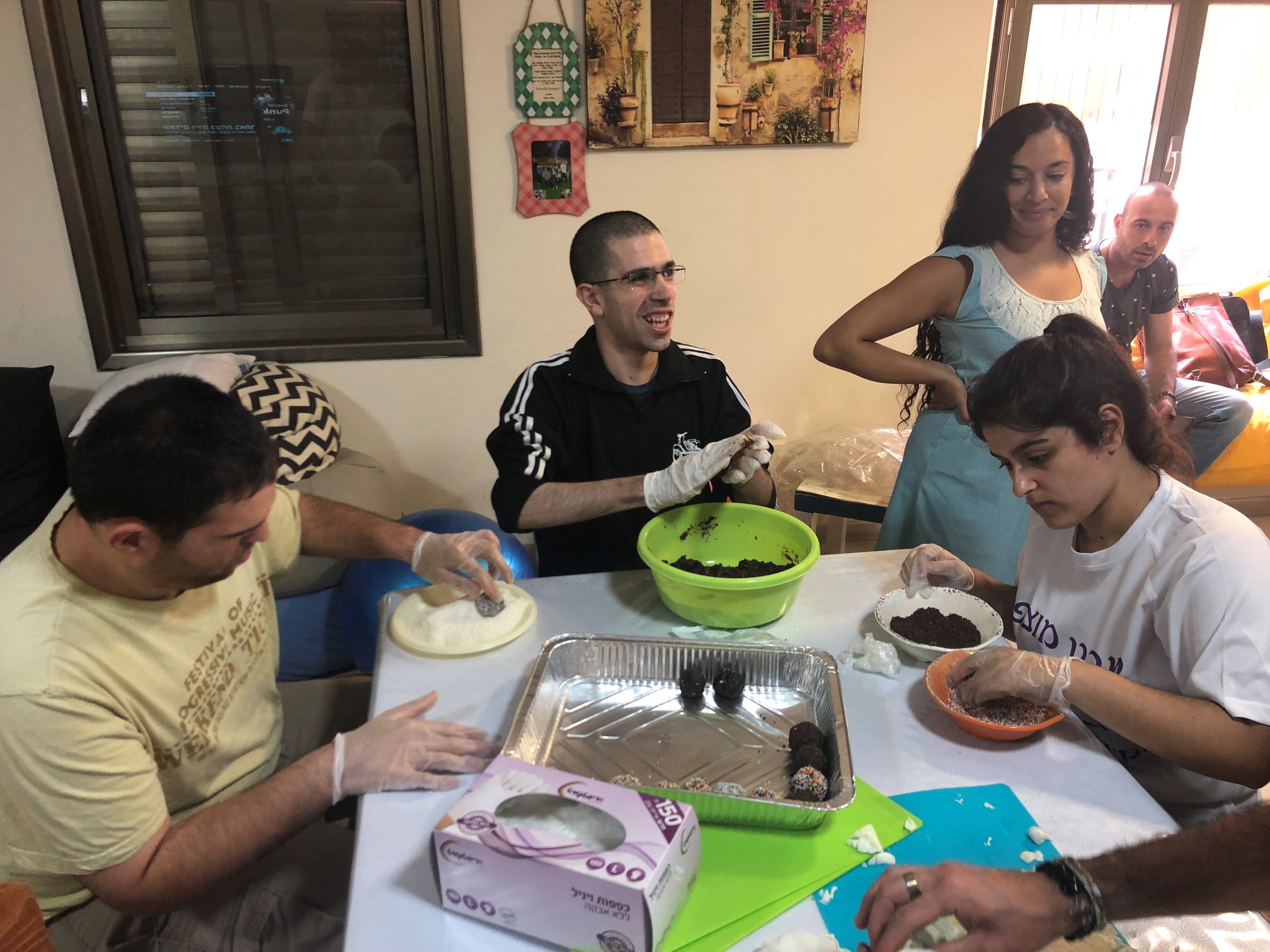 על האש עם חניכי הוסטל בית אקשטיין