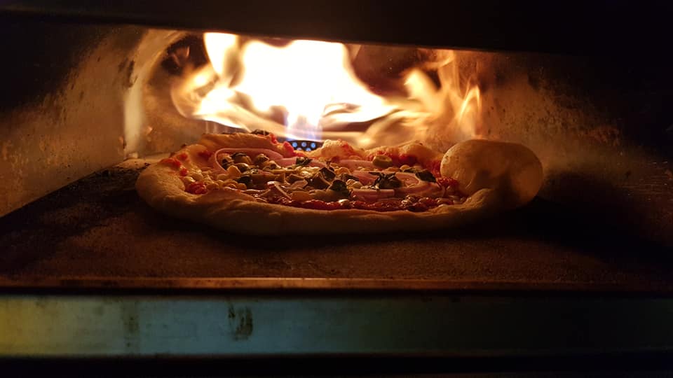 פיצות בטאבון עם החיילים הבודדים