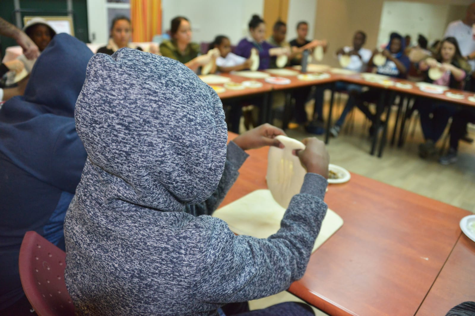 סדנת פיצה במרכז לנוער בסיכון