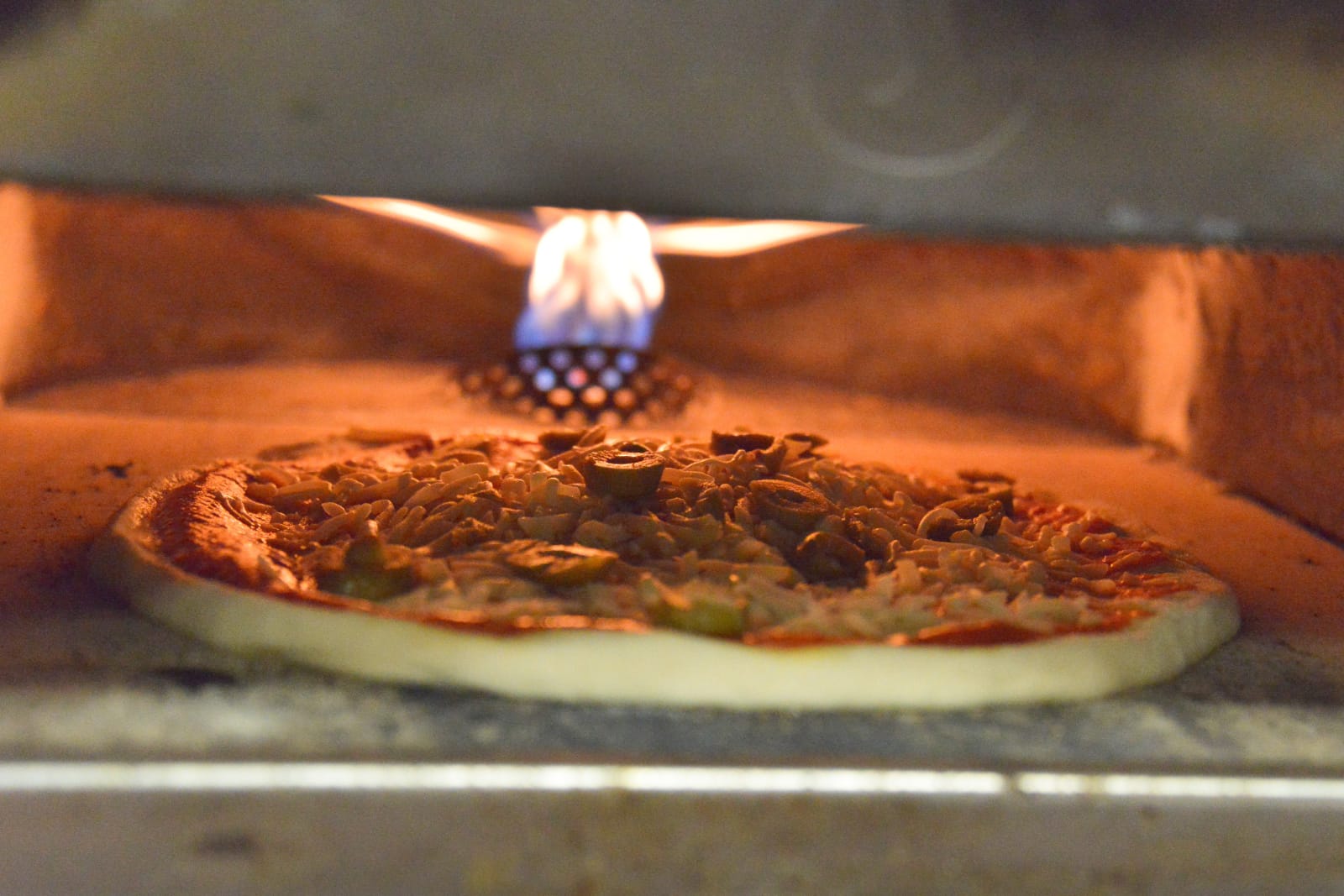 סדנת פיצה במרכז לנוער בסיכון