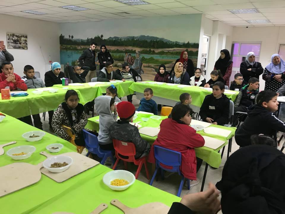 סדנת פיצה במרכז לשילוב בעלי מוגבלויות