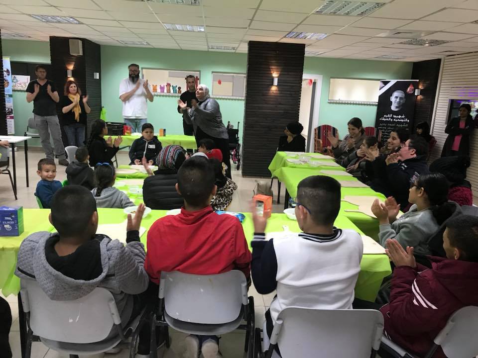 סדנת פיצה במרכז לשילוב בעלי מוגבלויות