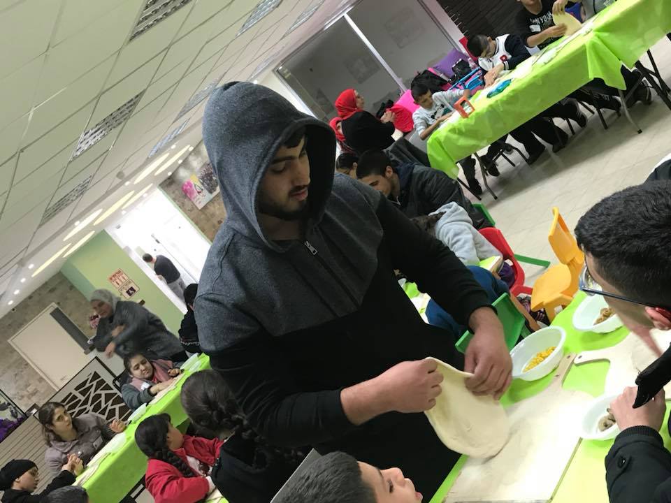 סדנת פיצה במרכז לשילוב בעלי מוגבלויות