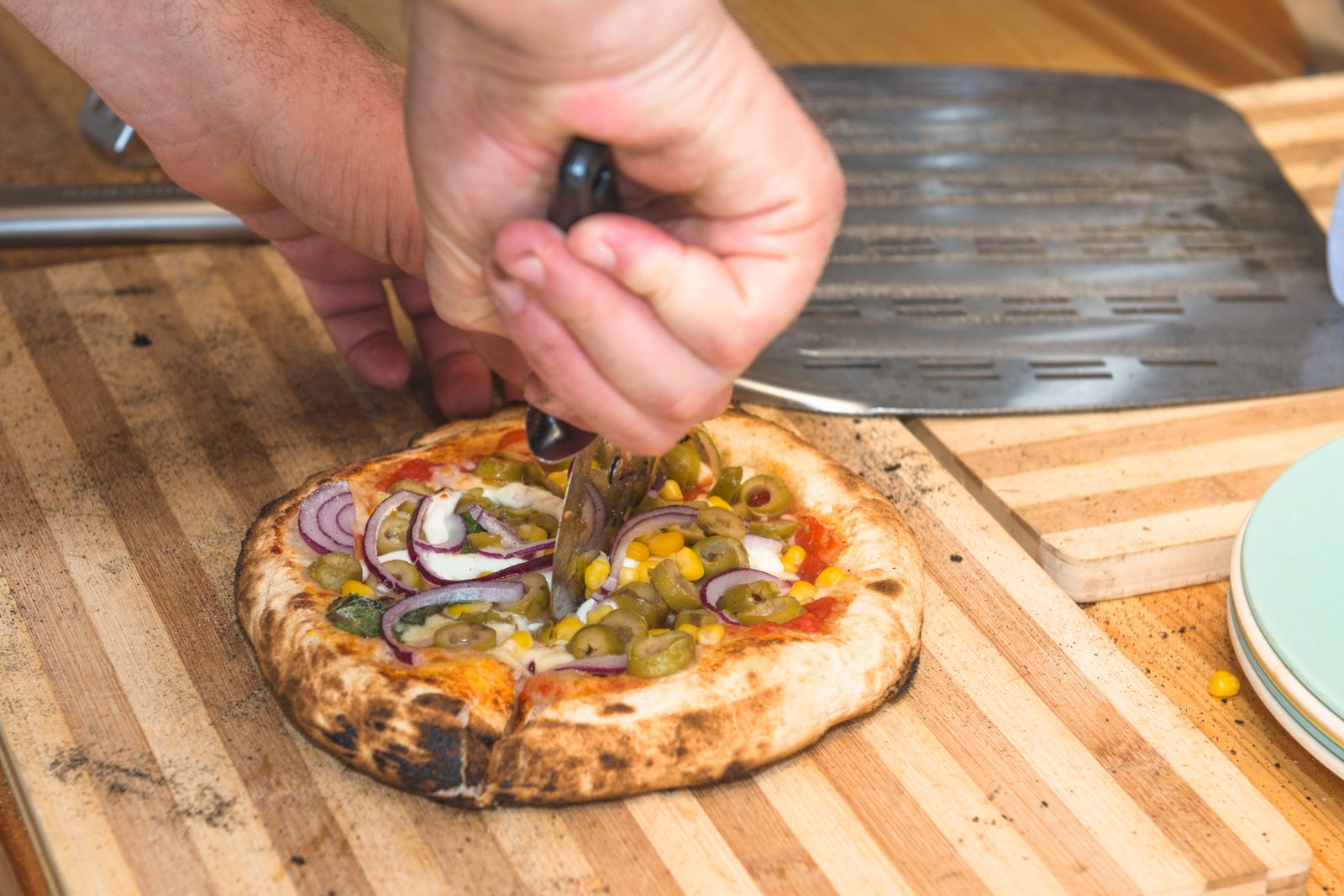 סדנת פיצה בהוסטל תפארת עלומים