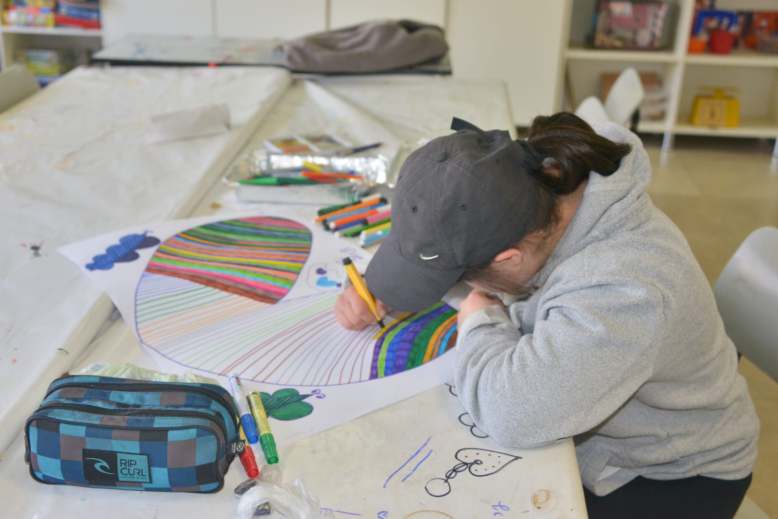 ארוחת המבורגרים במכללה לכישורי חיים