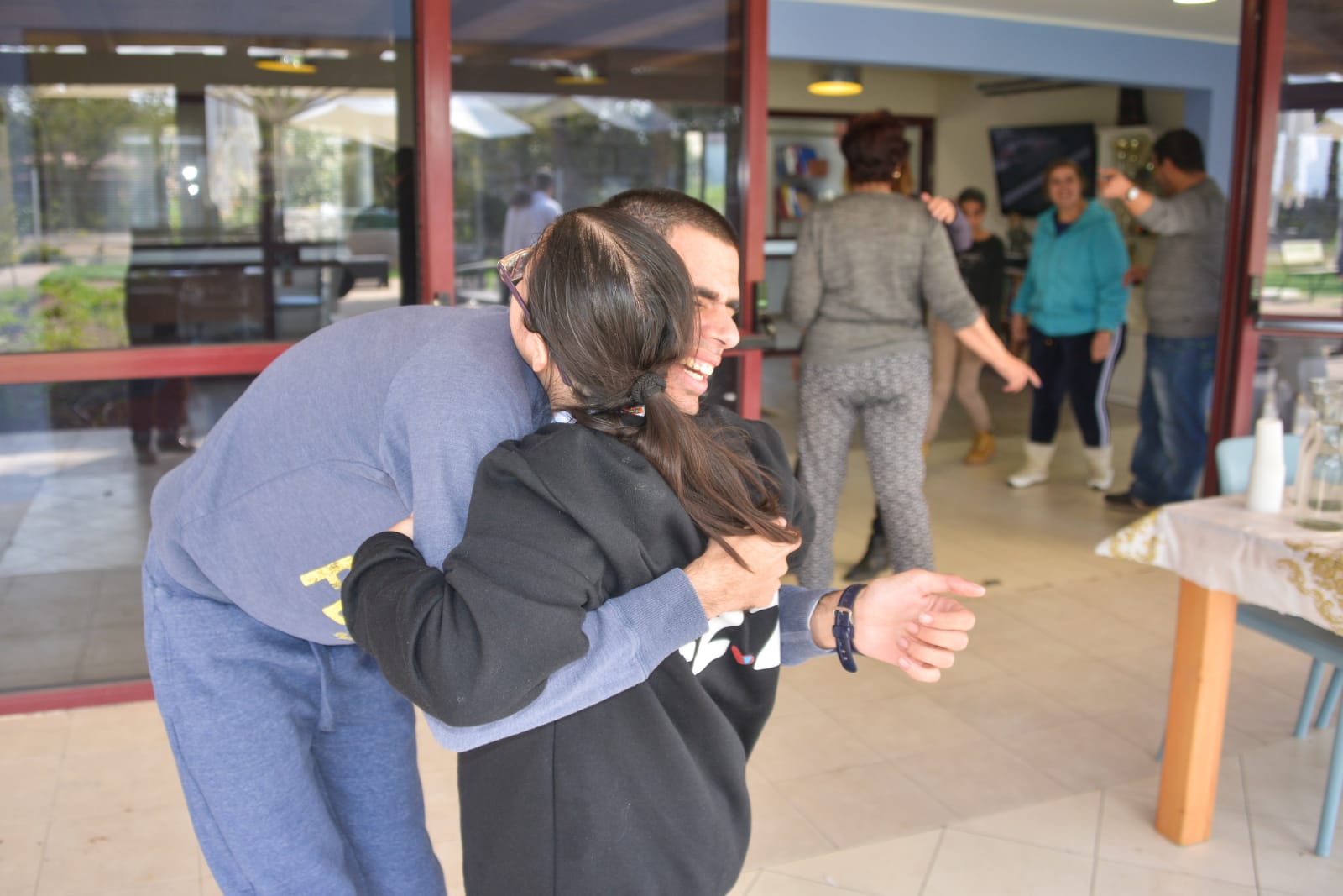 ארוחת המבורגרים במכללה לכישורי חיים