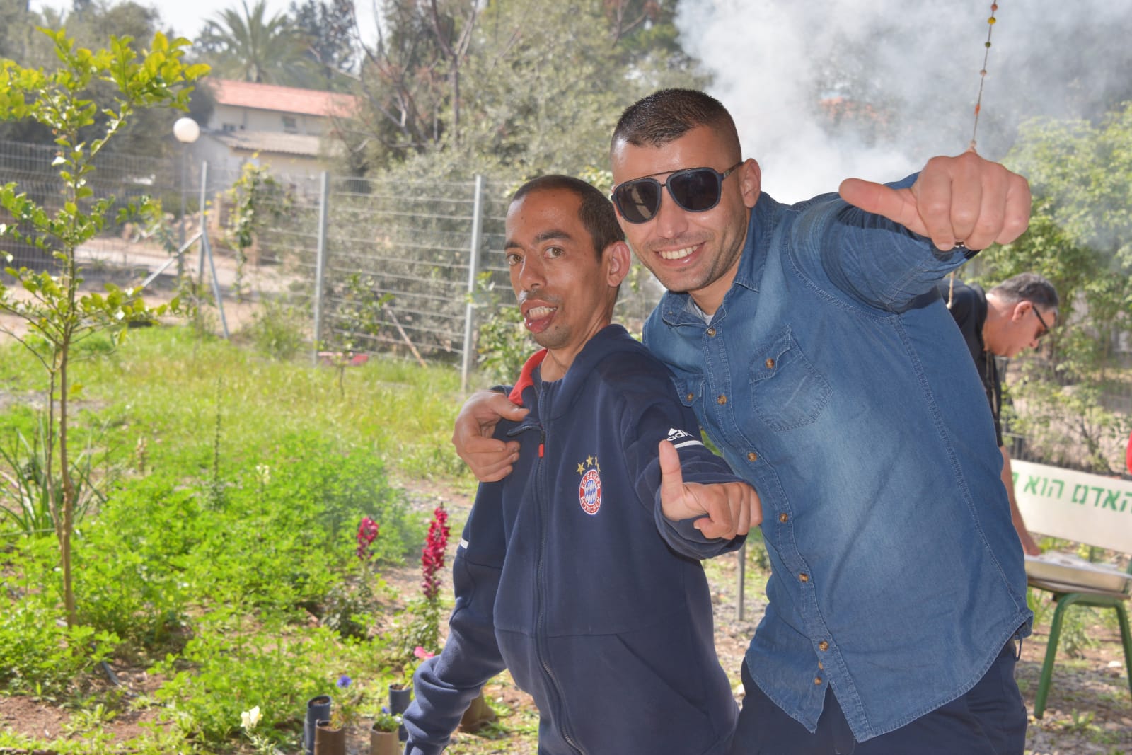 ארוחת המבורגרים במכללה לכישורי חיים