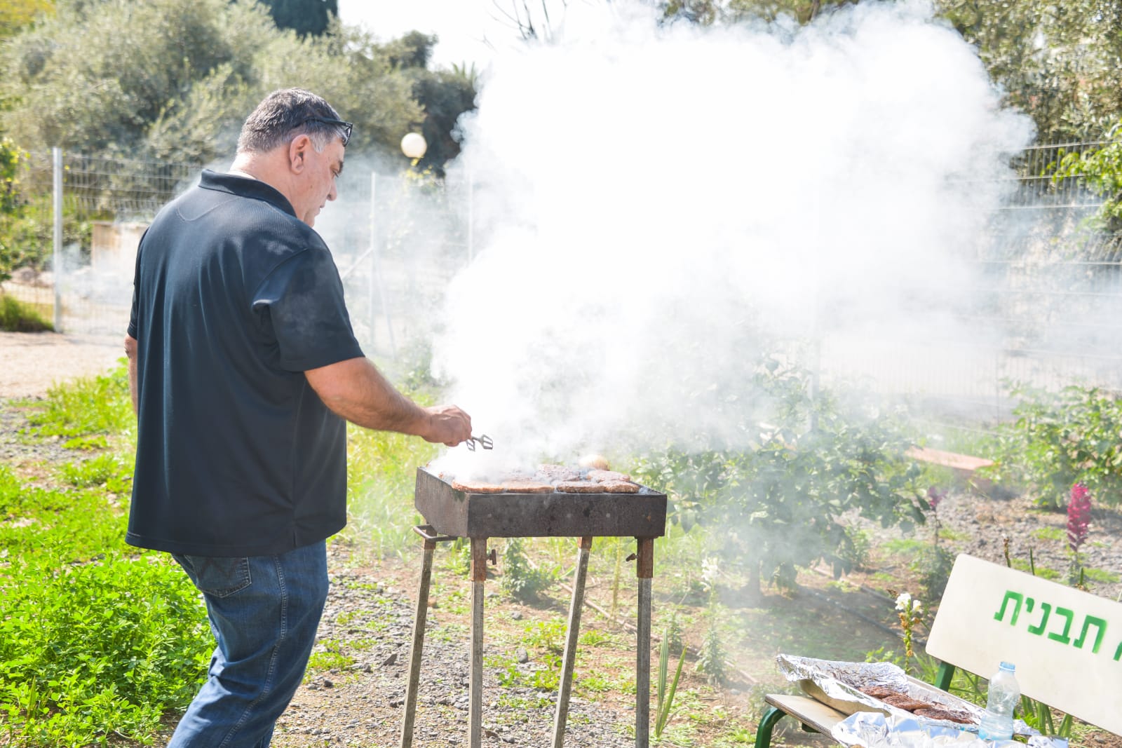 ארוחת המבורגרים במכללה לכישורי חיים