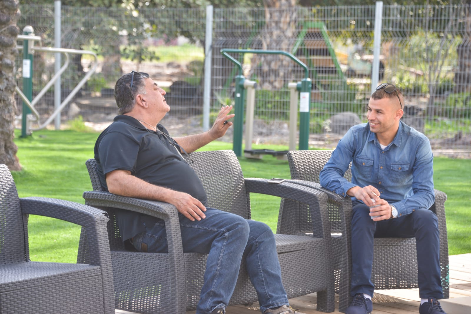 ארוחת המבורגרים במכללה לכישורי חיים