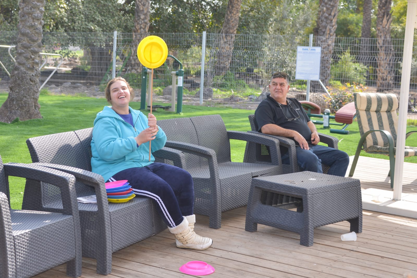 ארוחת המבורגרים במכללה לכישורי חיים