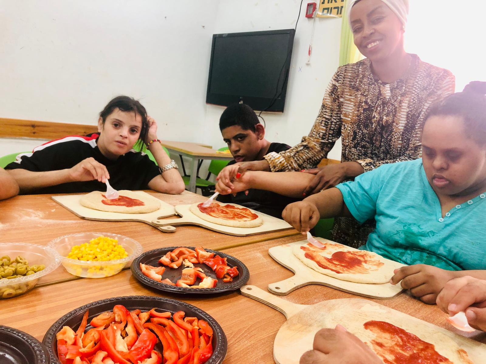 סדנת פיצה עם ילדי א"קים רמלה