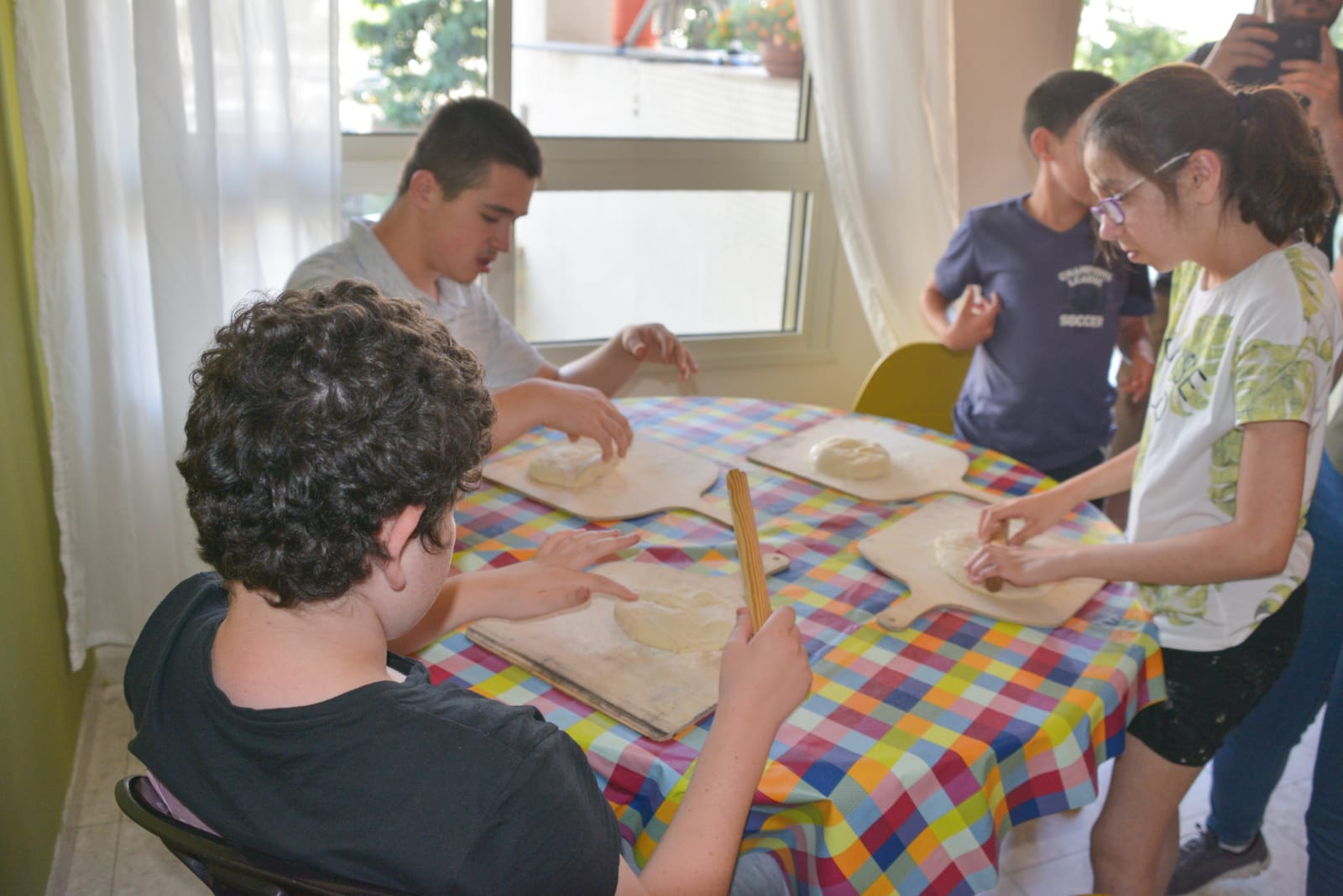 ילדי פרוייקט כפתור והשף צחי בוקששתר