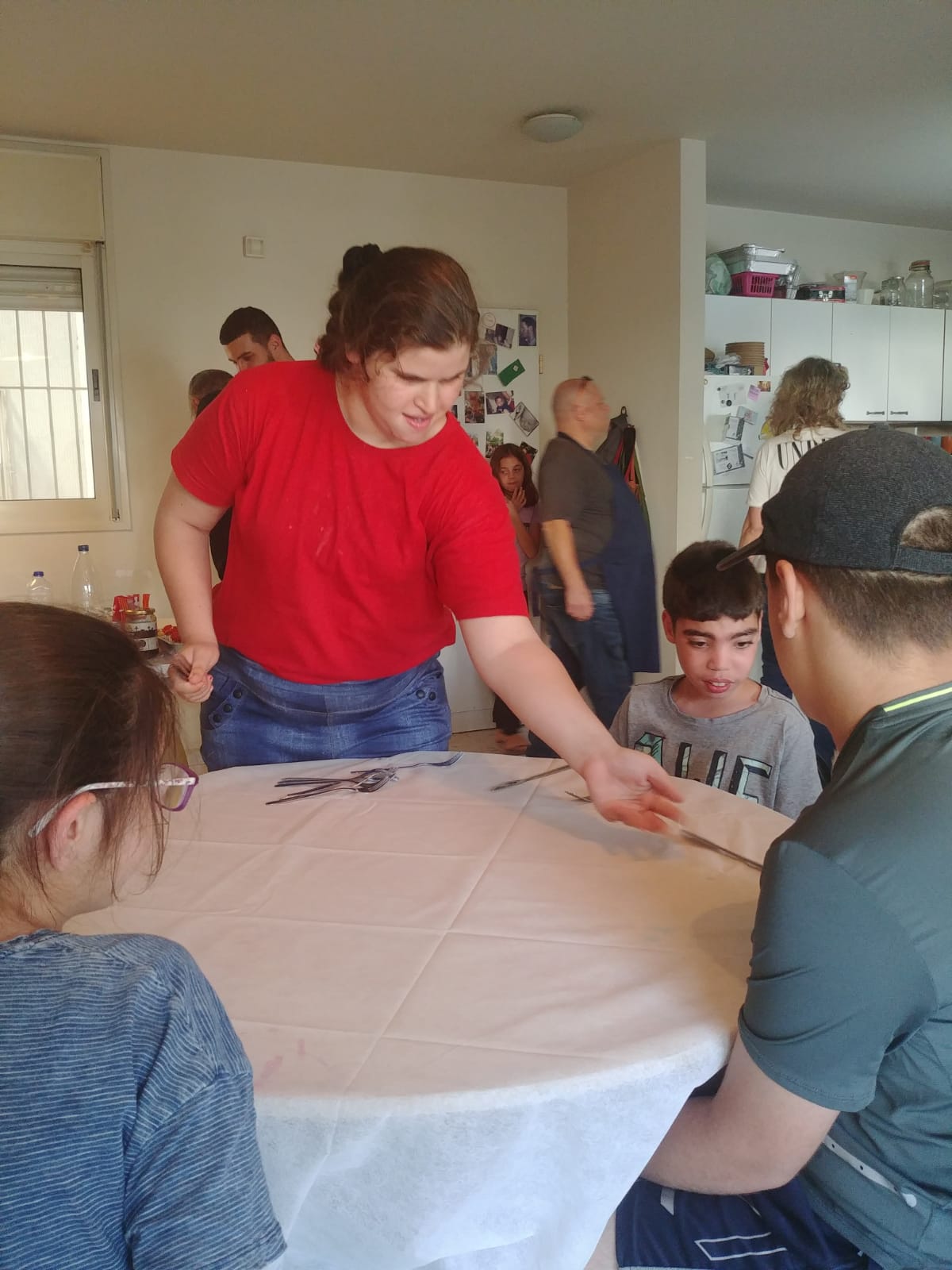 ילדי פרוייקט כפתור והשף איל לביא