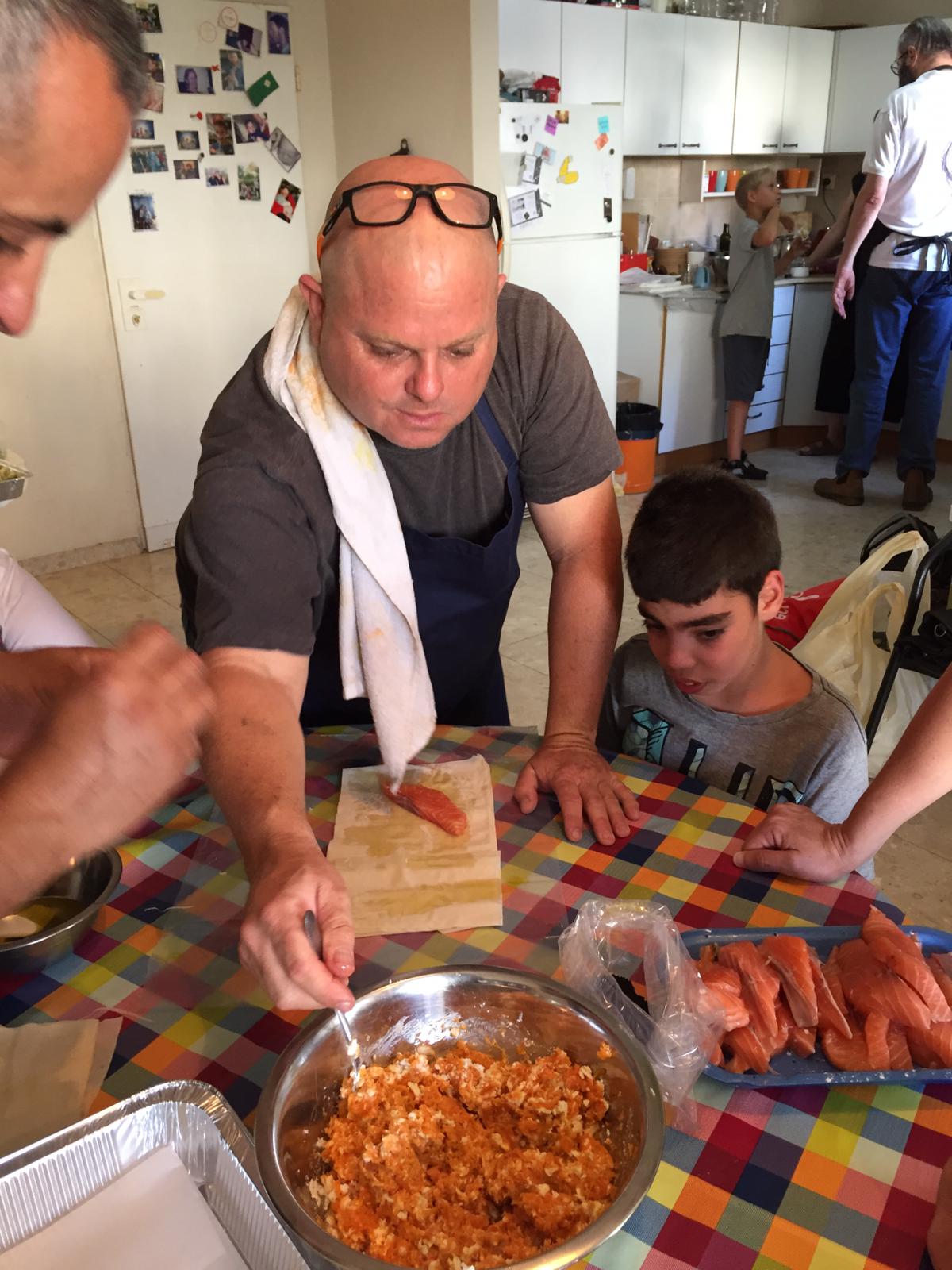 ילדי פרוייקט כפתור והשף איל לביא
