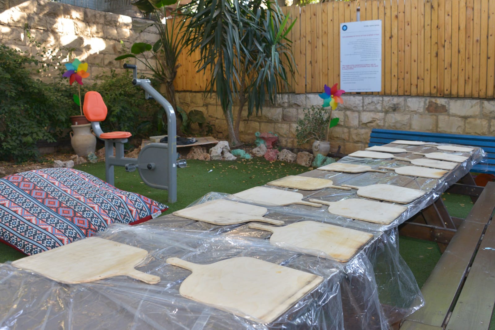 סדנת פיצה עם בוגרים אוטיסטים בבית אביב