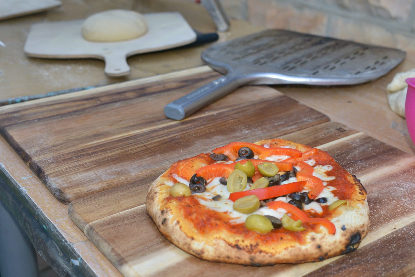 סדנת פיצה עם בוגרים אוטיסטים בבית אביב