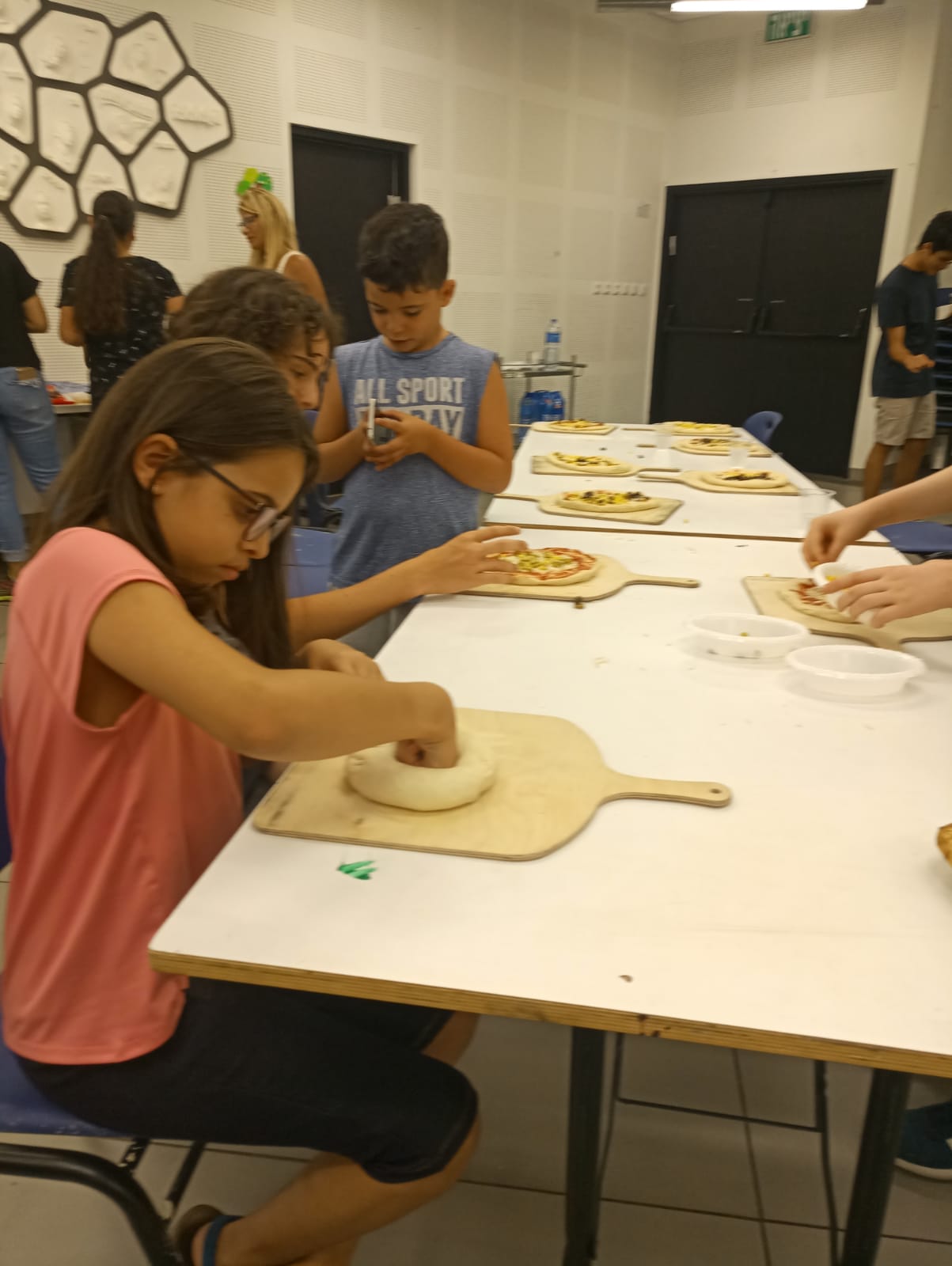 סדנת פיצה עם ילדים עיוורים בת"א