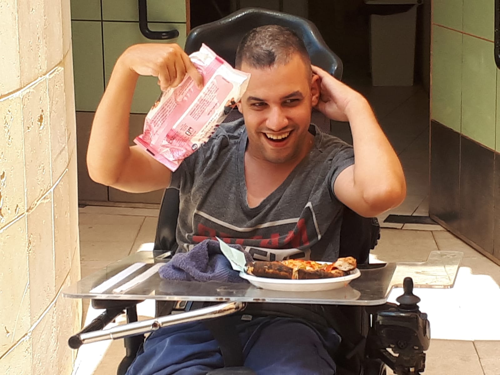 שלושה ימים של פיצה בבית נועם - היום השני